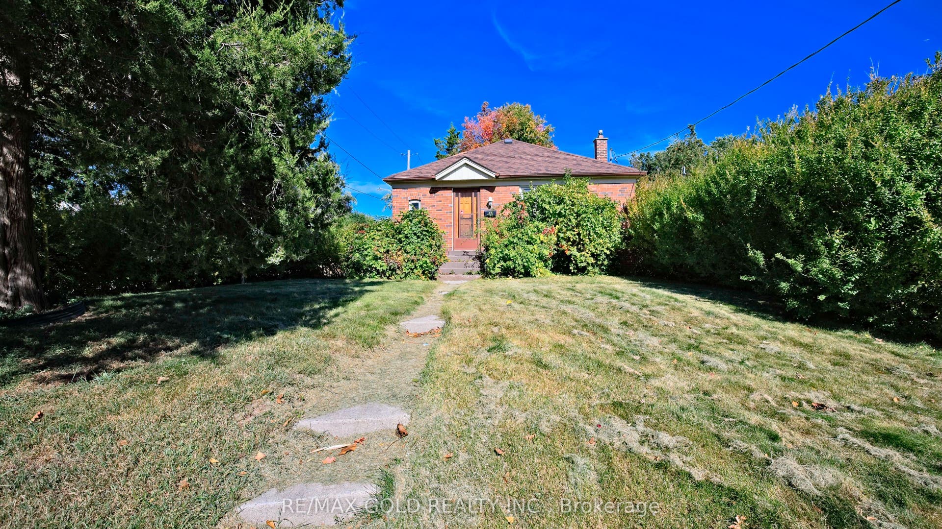 11 Pine Avenue N, Mississauga, Peel ON L5H 2P7