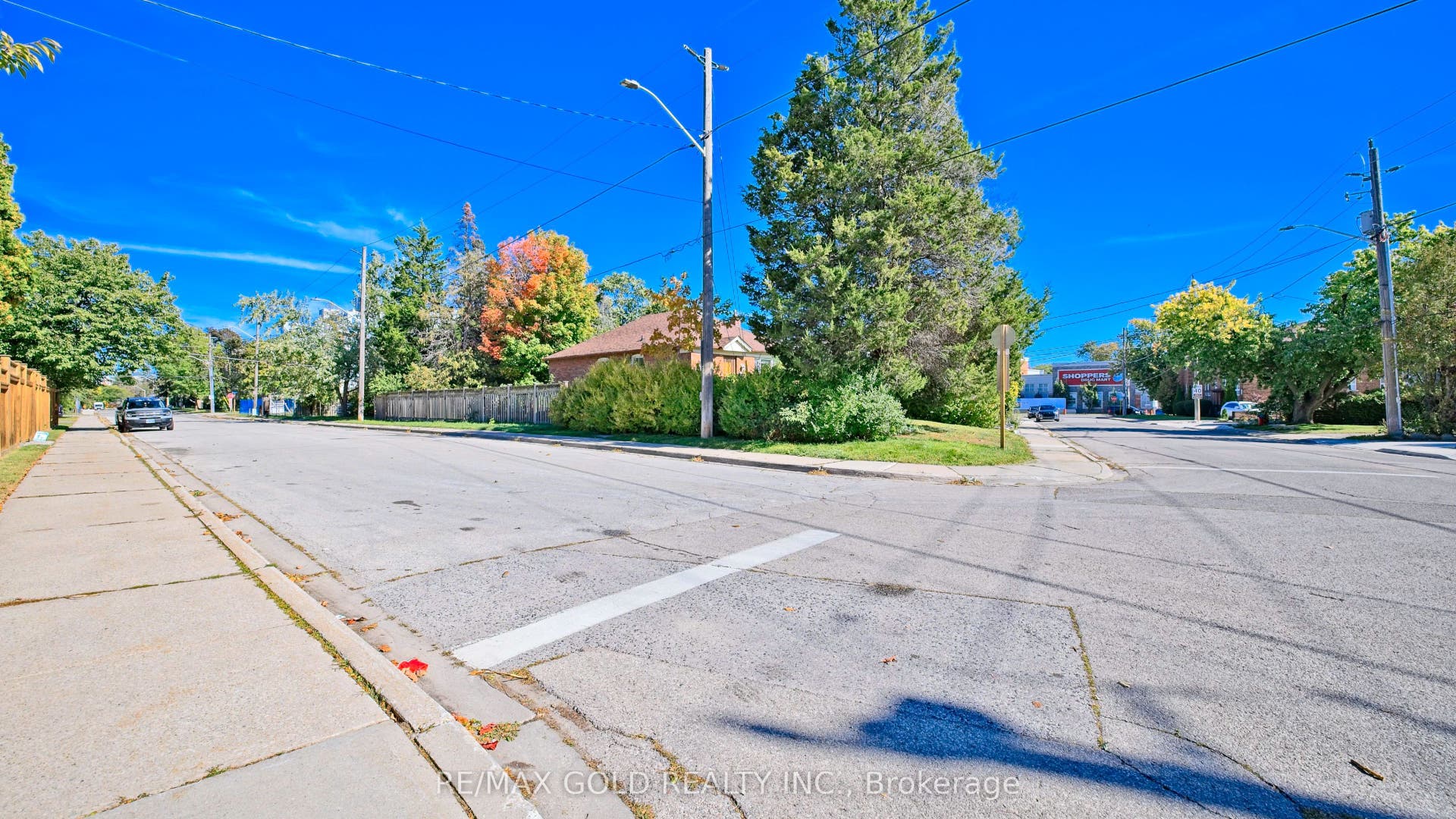 11 Pine Avenue N, Mississauga, Peel ON L5H 2P7