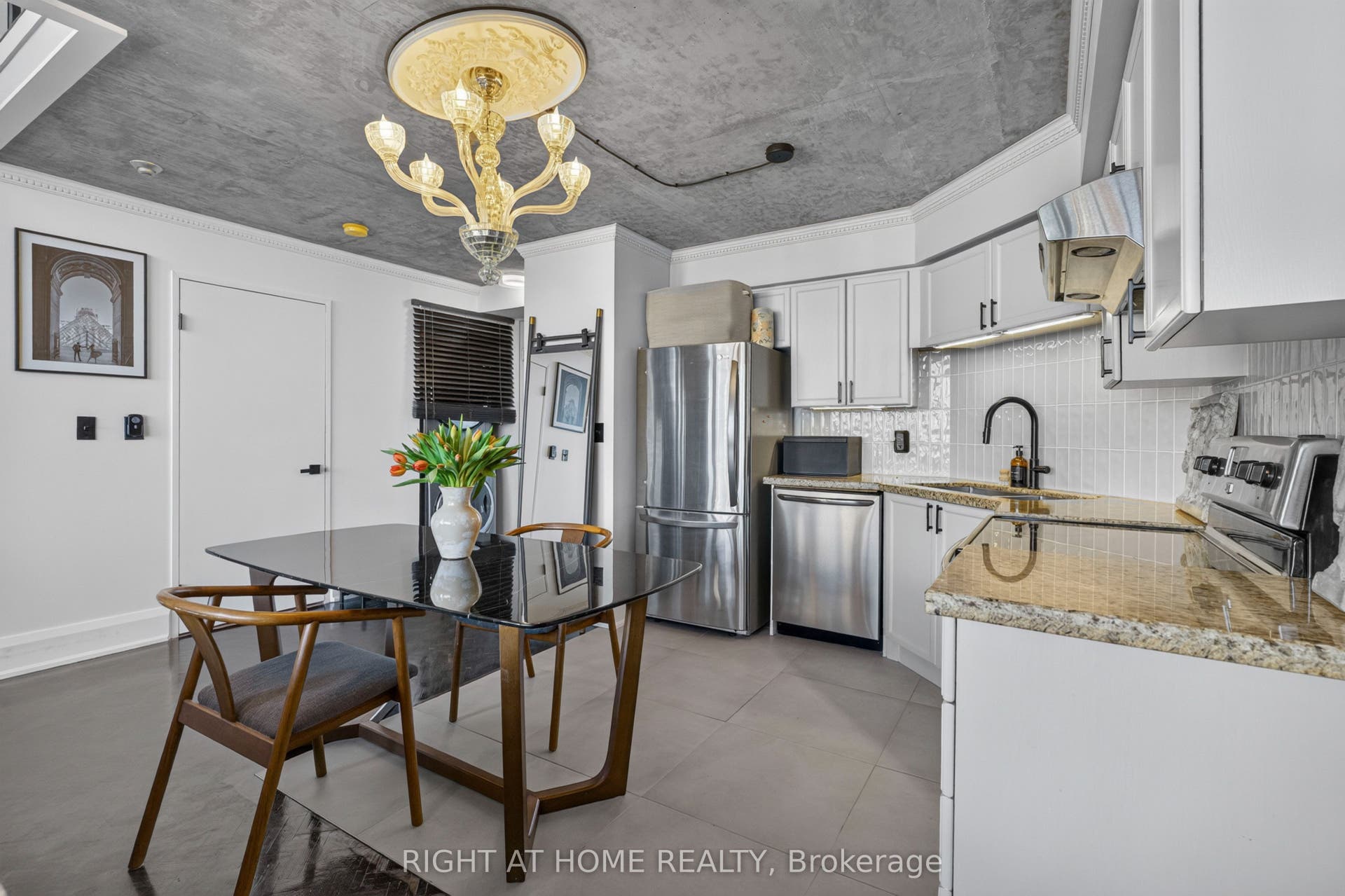 250 Manitoba Street, #612, Toronto W06, Toronto W, Toronto ON M8Y 4G8 250 Manitoba Street, #612, Toronto W06, Toronto W, Toronto ON M8Y 4G8