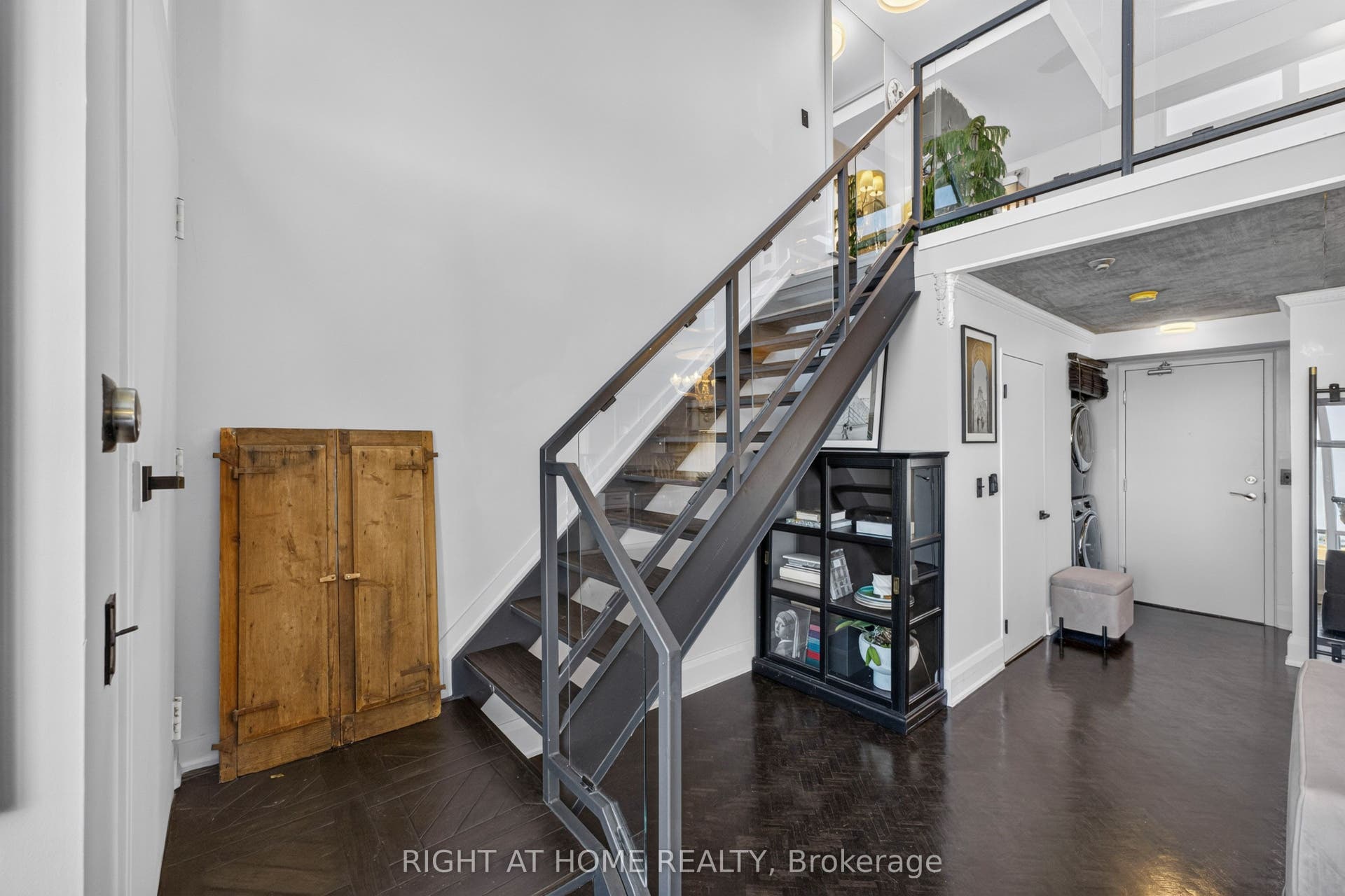 250 Manitoba Street, #612, Toronto W06, Toronto W, Toronto ON M8Y 4G8 250 Manitoba Street, #612, Toronto W06, Toronto W, Toronto ON M8Y 4G8