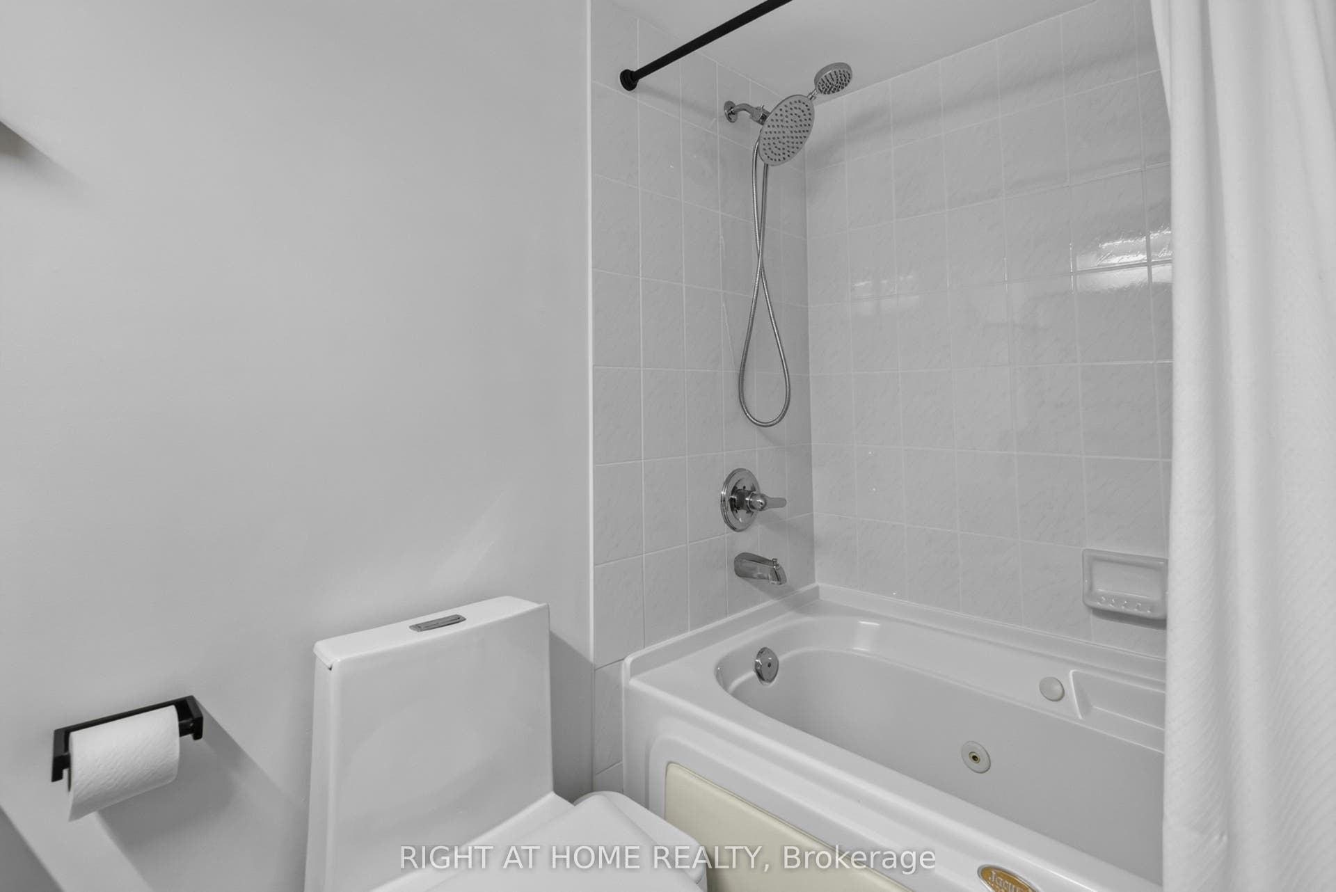 250 Manitoba Street, #612, Toronto W06, Toronto W, Toronto ON M8Y 4G8 250 Manitoba Street, #612, Toronto W06, Toronto W, Toronto ON M8Y 4G8