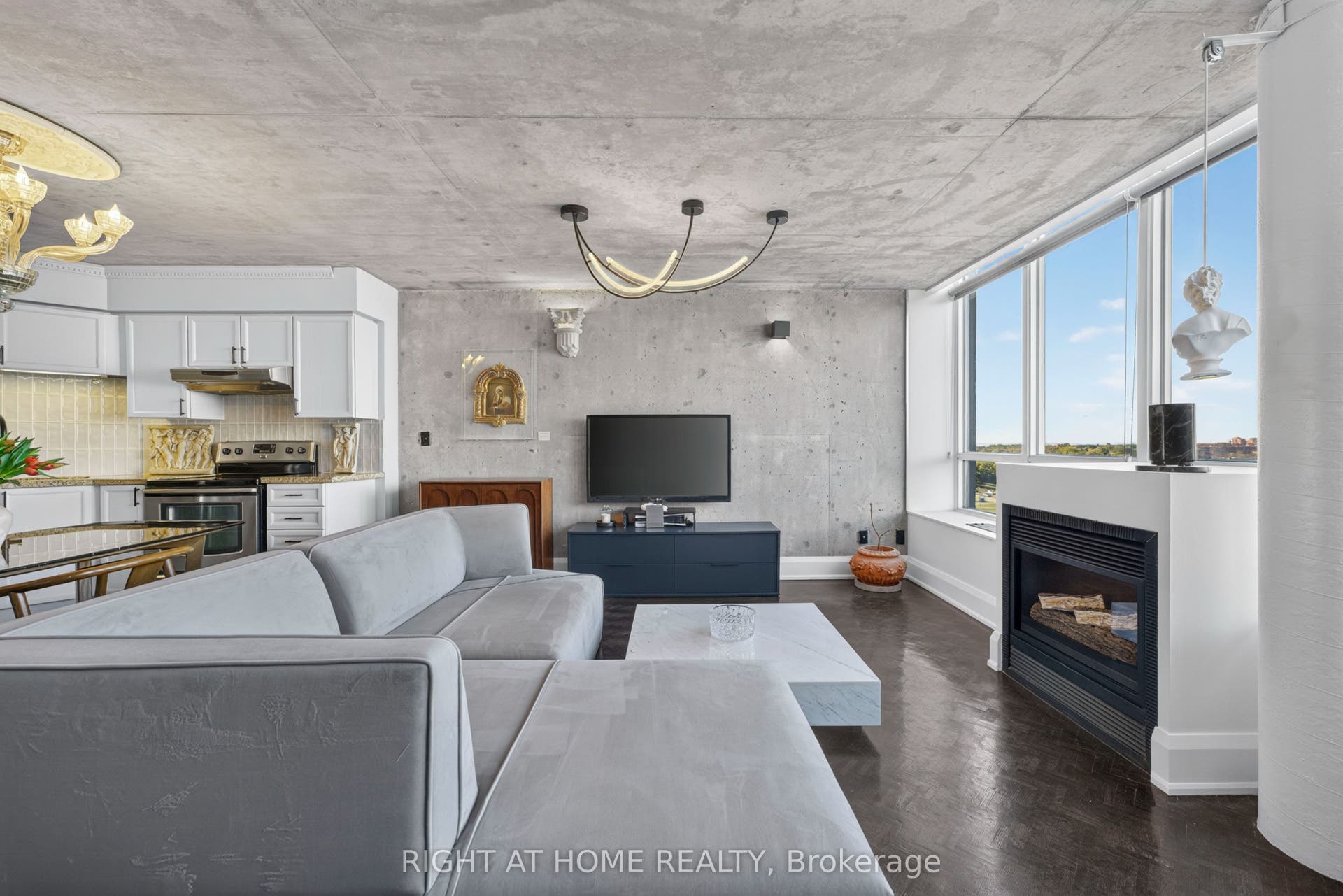 250 Manitoba Street, #612, Toronto W06, Toronto W, Toronto ON M8Y 4G8 250 Manitoba Street, #612, Toronto W06, Toronto W, Toronto ON M8Y 4G8