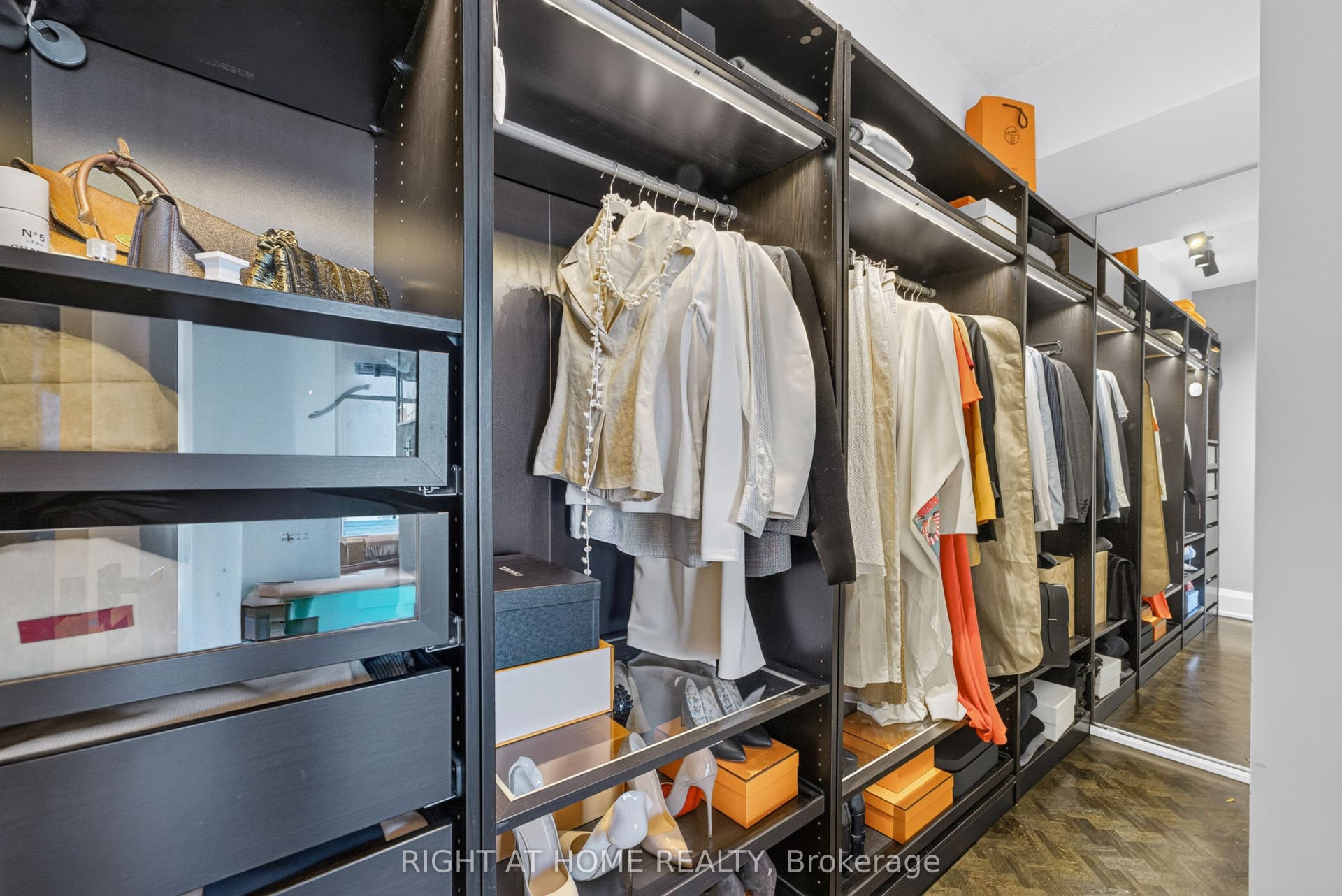 250 Manitoba Street, #612, Toronto W06, Toronto W, Toronto ON M8Y 4G8 250 Manitoba Street, #612, Toronto W06, Toronto W, Toronto ON M8Y 4G8