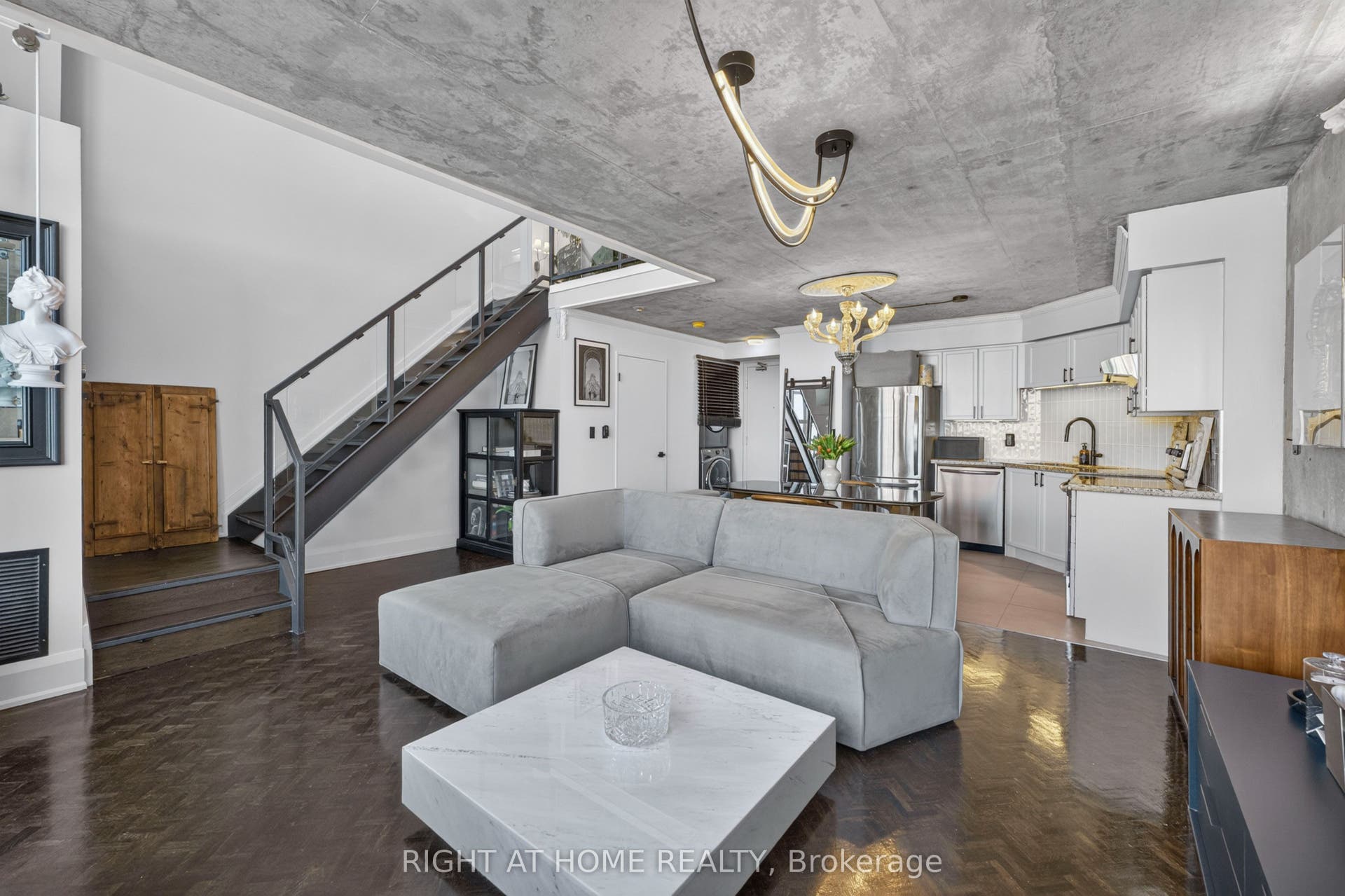 250 Manitoba Street, #612, Toronto W06, Toronto W, Toronto ON M8Y 4G8 250 Manitoba Street, #612, Toronto W06, Toronto W, Toronto ON M8Y 4G8