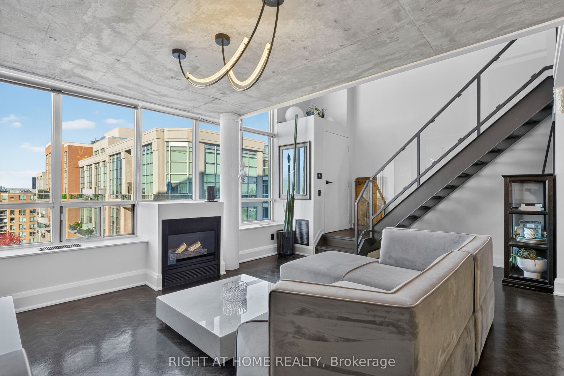250 Manitoba Street, #612, Toronto W06, Toronto W, Toronto ON M8Y 4G8 250 Manitoba Street, #612, Toronto W06, Toronto W, Toronto ON M8Y 4G8