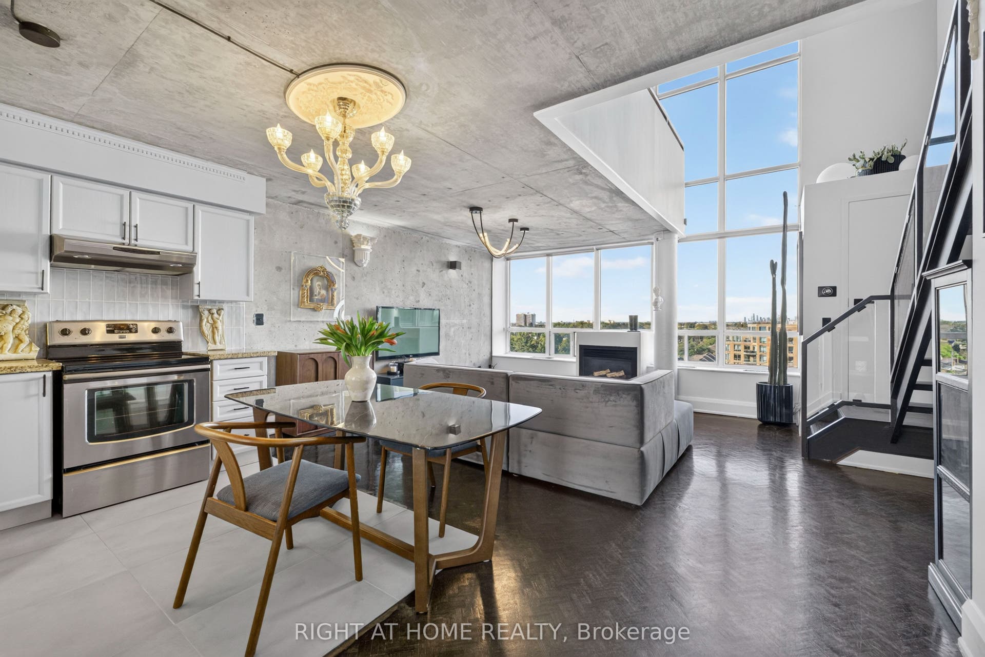 250 Manitoba Street, #612, Toronto W06, Toronto W, Toronto ON M8Y 4G8 250 Manitoba Street, #612, Toronto W06, Toronto W, Toronto ON M8Y 4G8