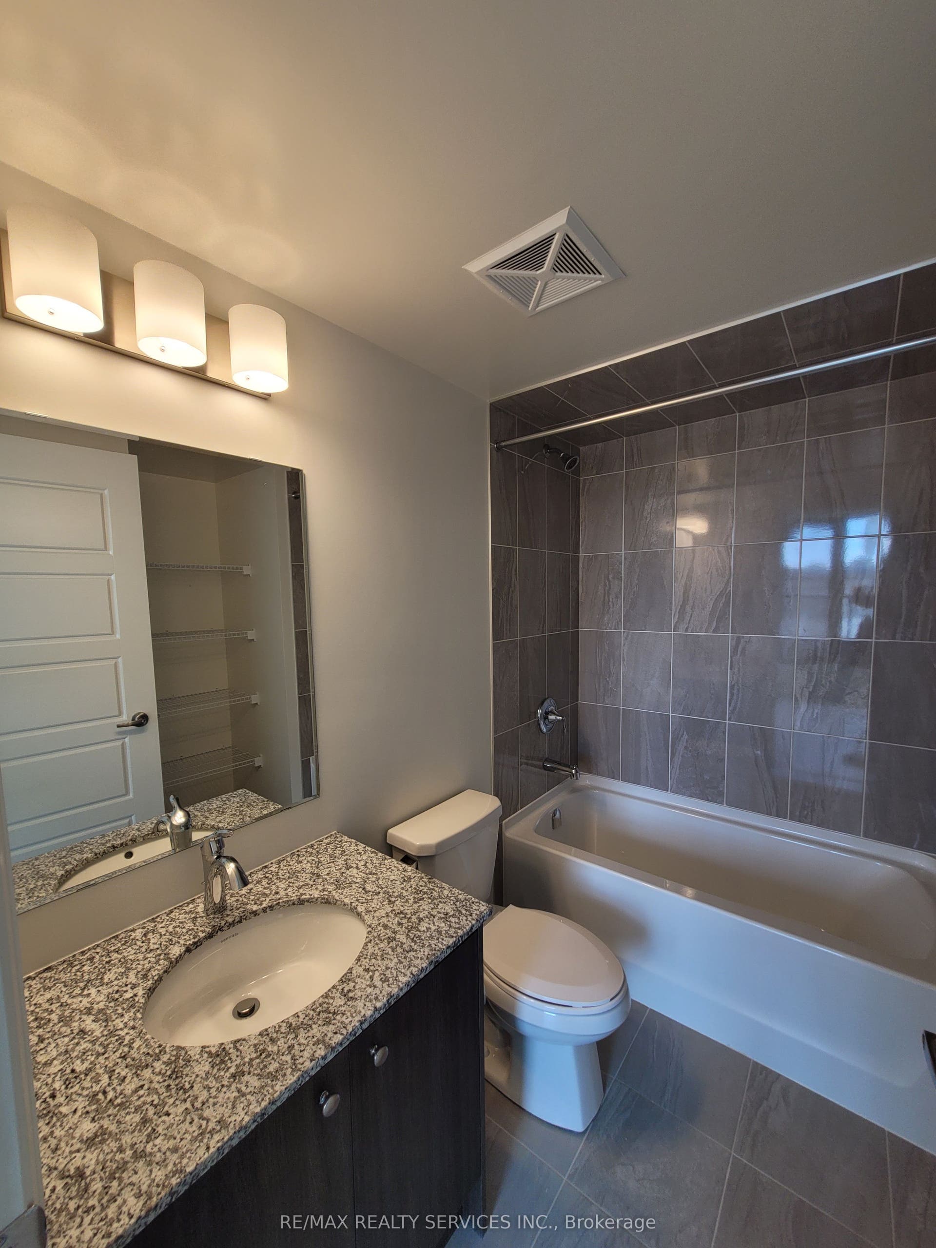 3006 William Cutmore Boulevard, #212, Oakville, Halton ON L6H 8A4