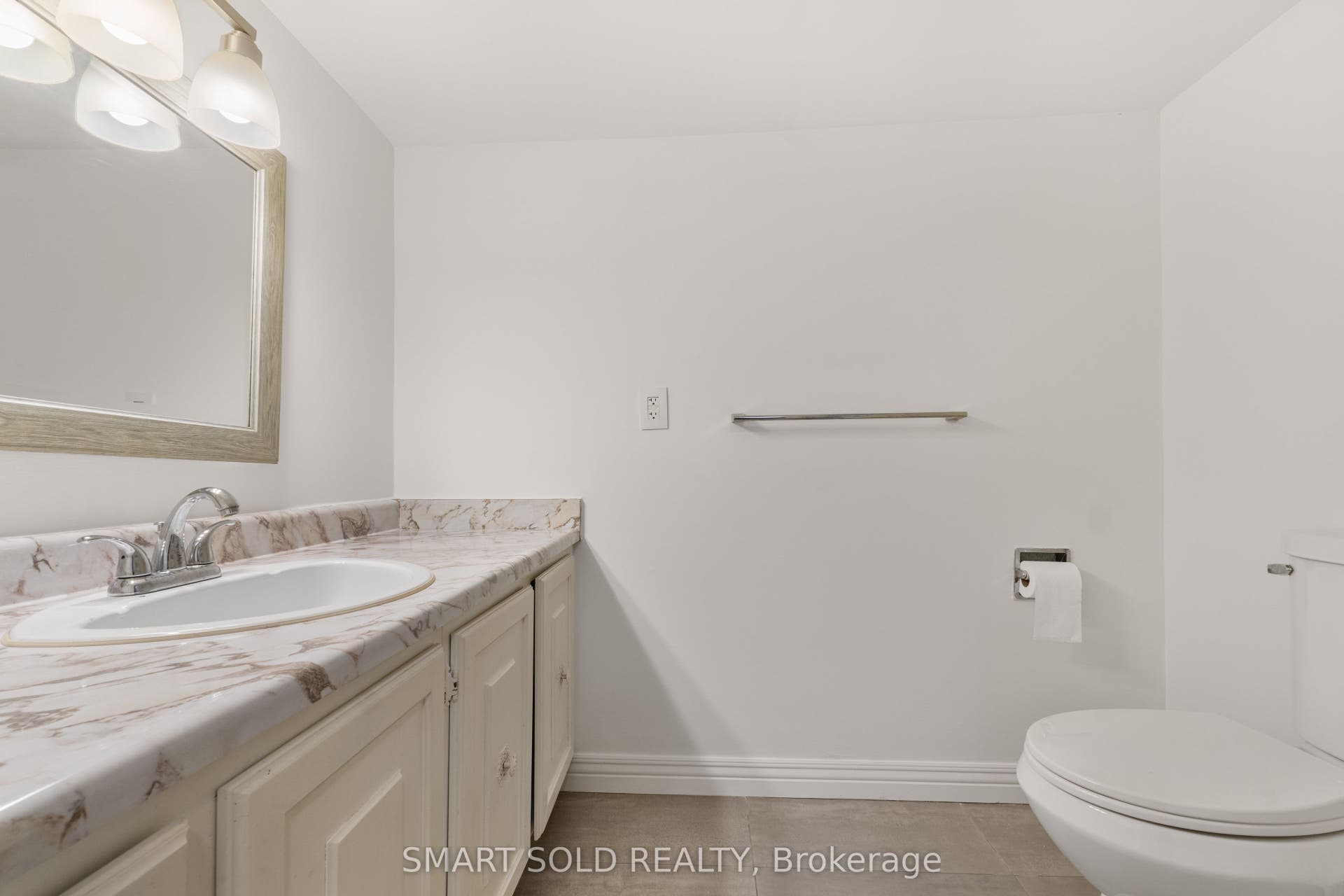 2120 Rathburn Road E, #32, Mississauga, Peel ON L4W 2S8