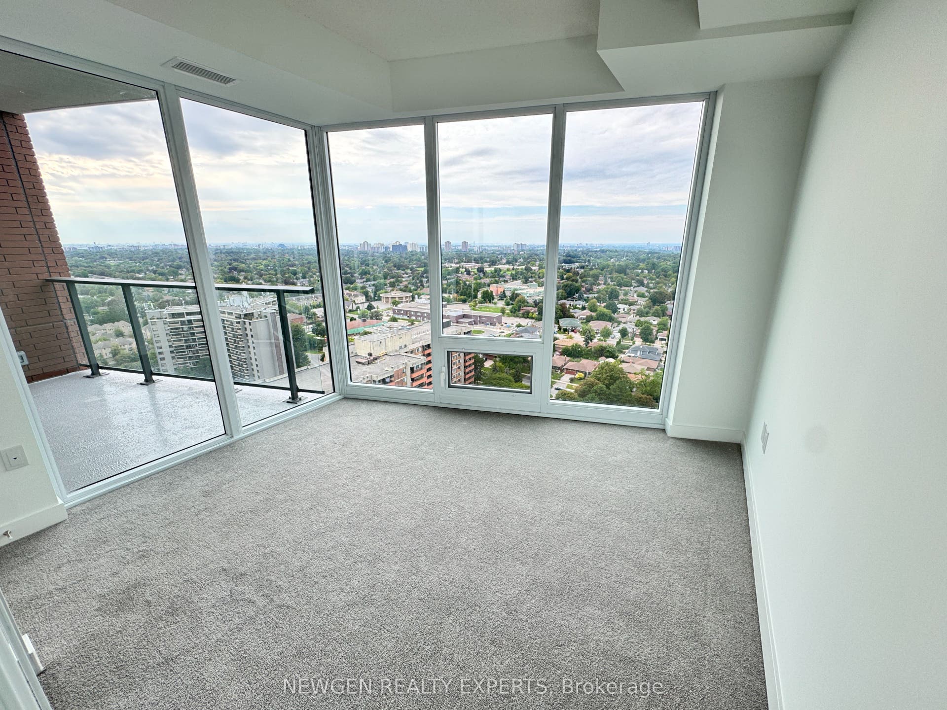4010 Eglinton Avenue W, #2103, Toronto W, Toronto ON M9A 0G5 4010 Eglinton Avenue W, #2103, Toronto W, Toronto ON M9A 0G5
