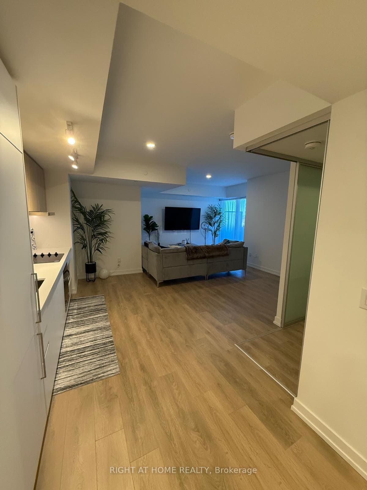 1100 Sheppard Avenue W, #905, Toronto W, Toronto ON M3K 0E4