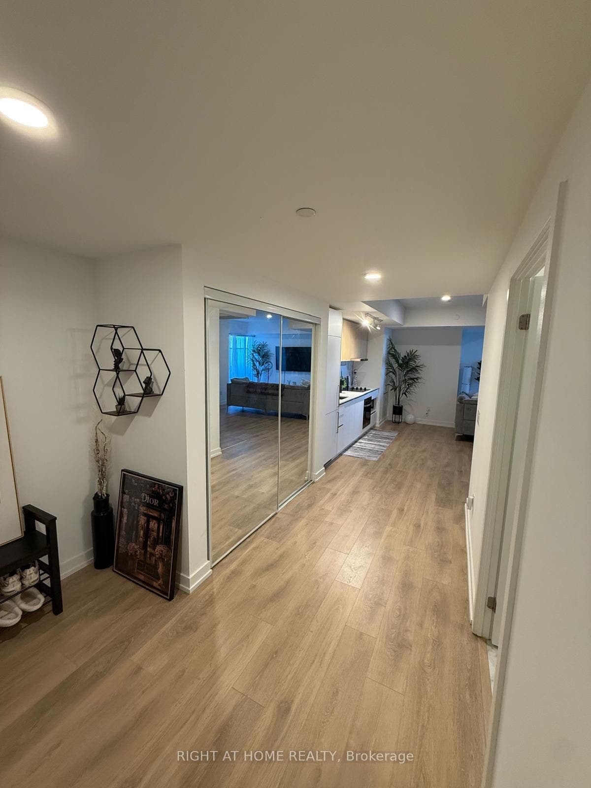 1100 Sheppard Avenue W, #905, Toronto W, Toronto ON M3K 0E4