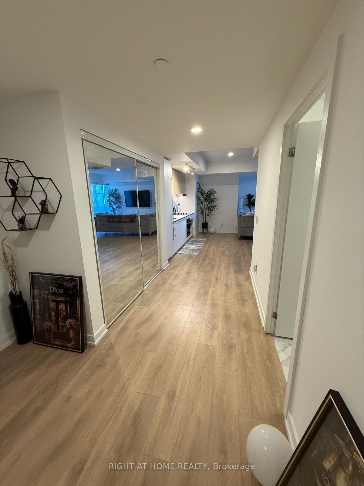 1100 Sheppard Avenue W, #905, Toronto W, Toronto ON M3K 0E4