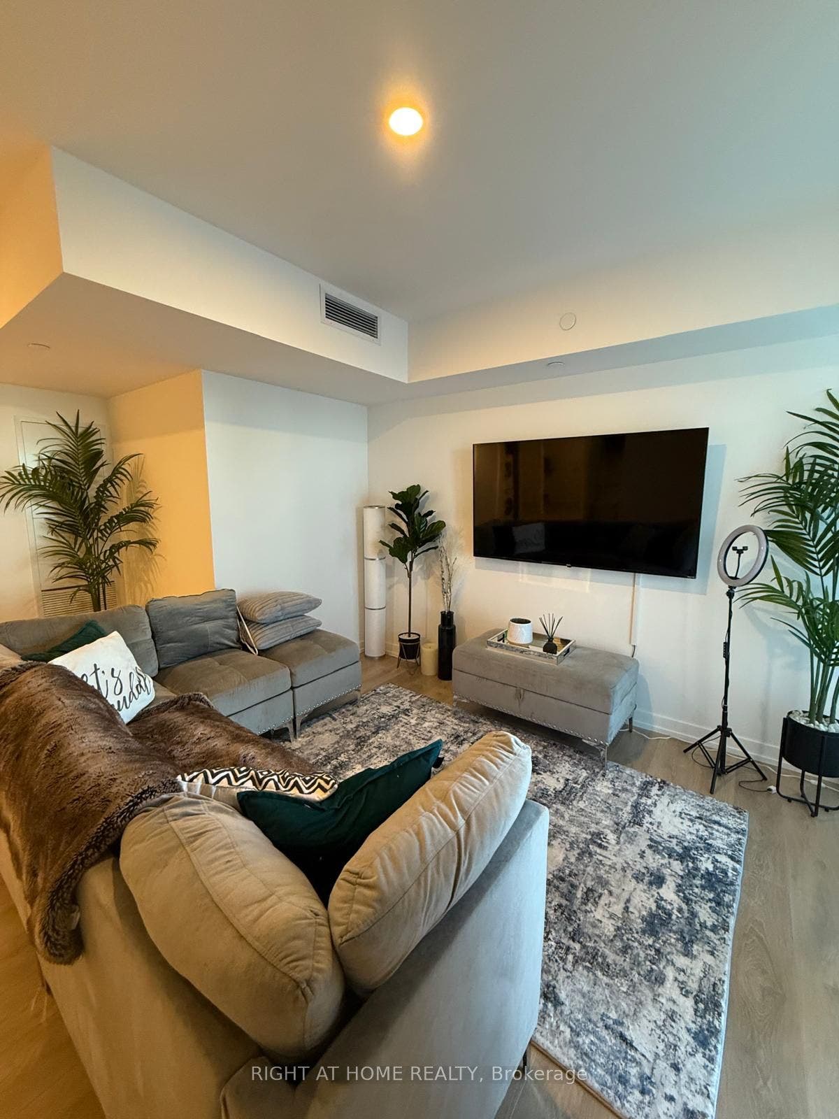 1100 Sheppard Avenue W, #905, Toronto W, Toronto ON M3K 0E4