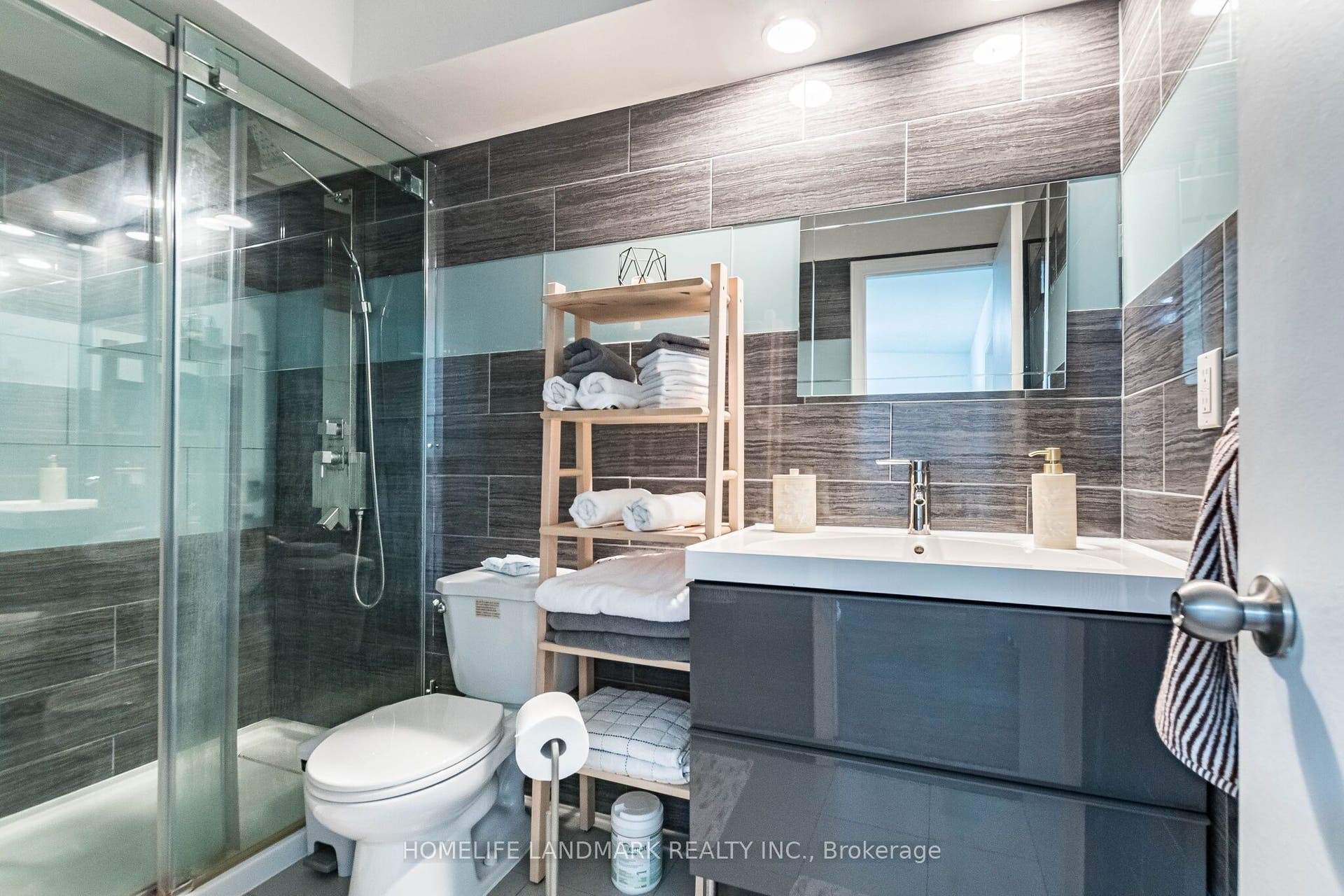400 Mississauga Valley Boulevard, #160, Mississauga, Peel ON L5A 3N6