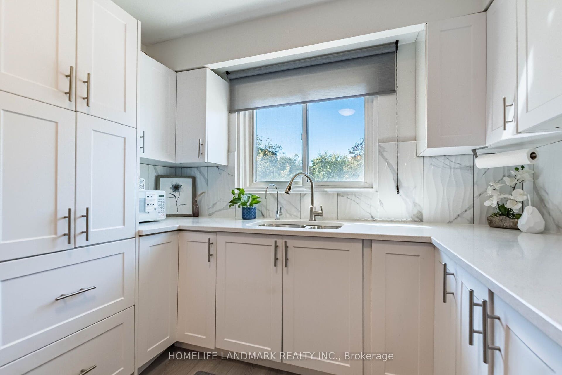 400 Mississauga Valley Boulevard, #160, Mississauga, Peel ON L5A 3N6