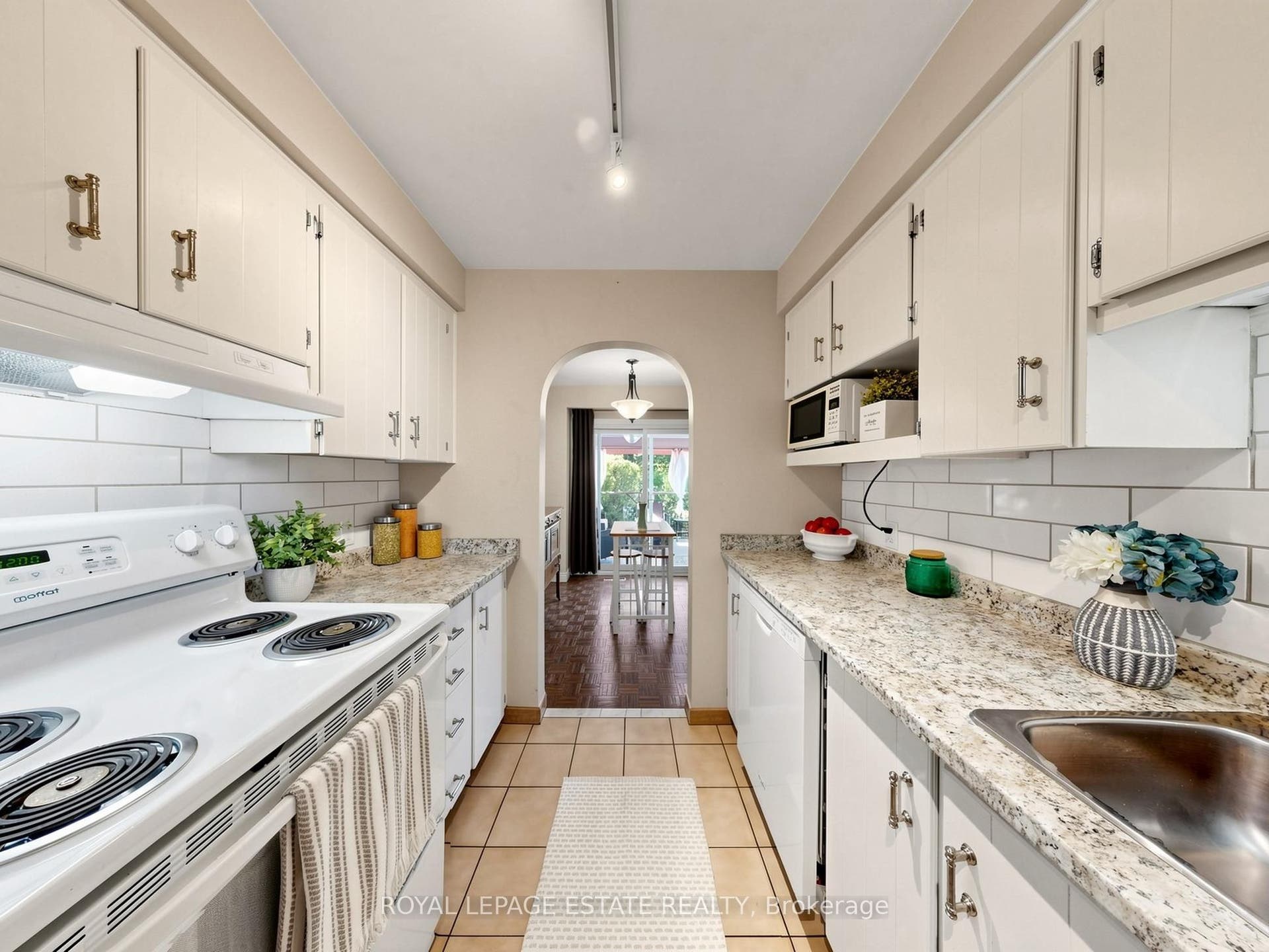 Galley kitchen with good work triangle
