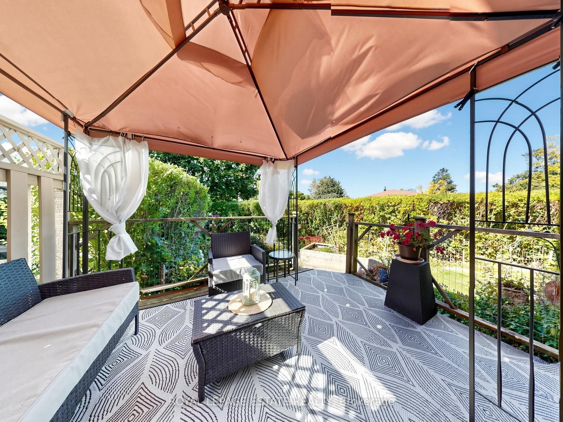 Gazebo and outdoor carpet included