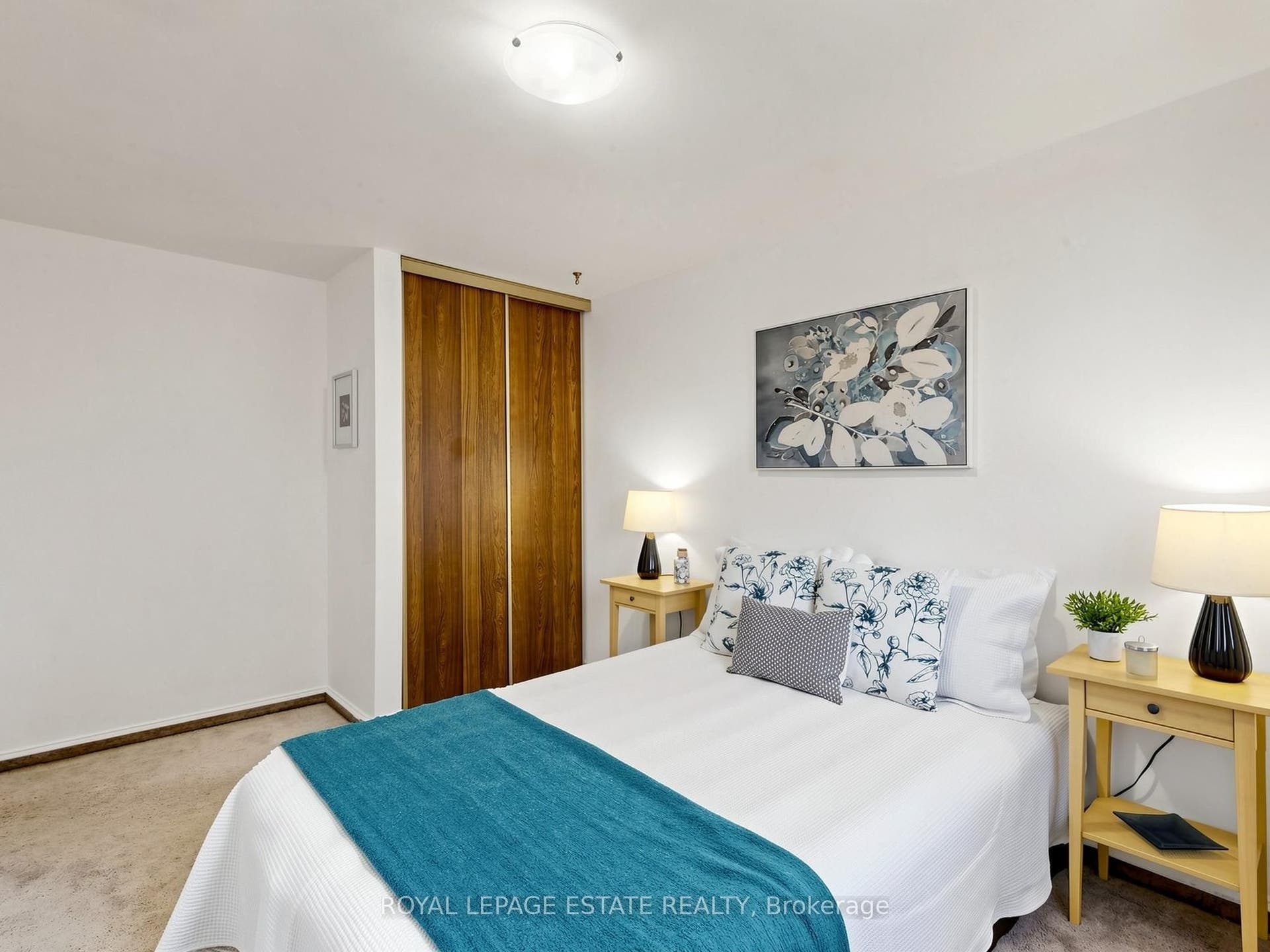 2nd good sized bedroom with large closet