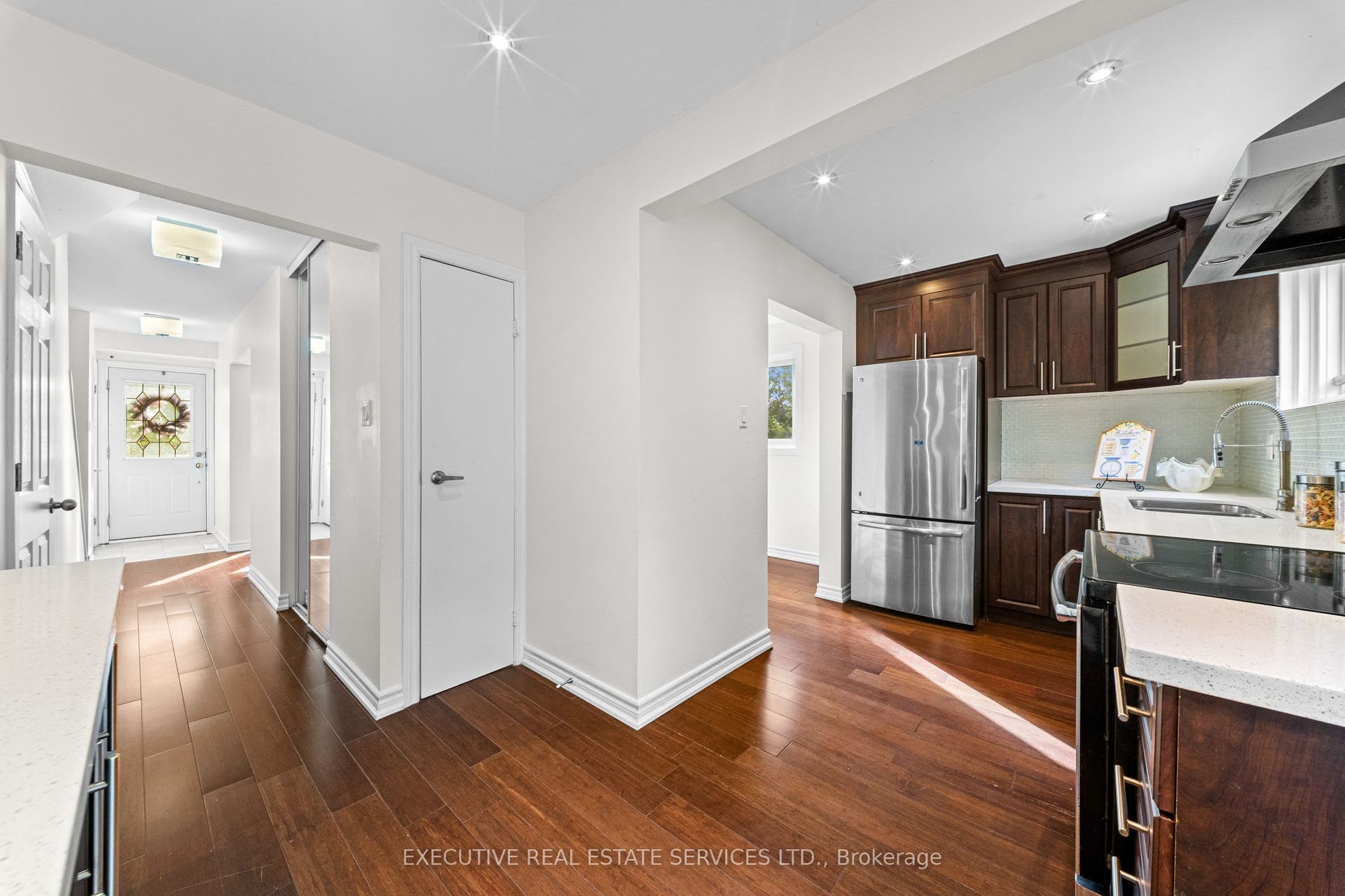 100 Centre Street N, Brampton, Brampton, Peel ON L6V 2Z3
