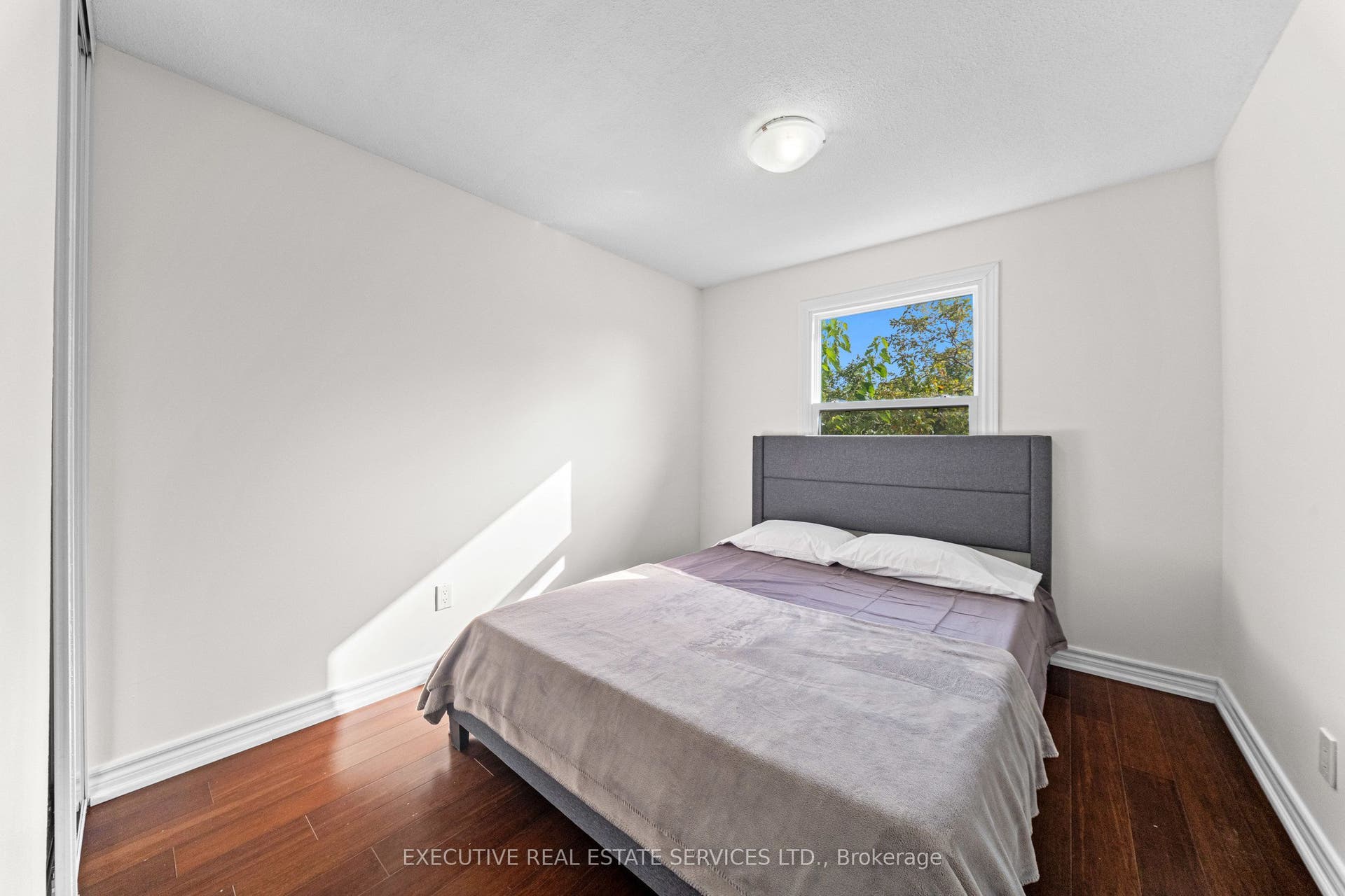 100 Centre Street N, Brampton, Brampton, Peel ON L6V 2Z3
