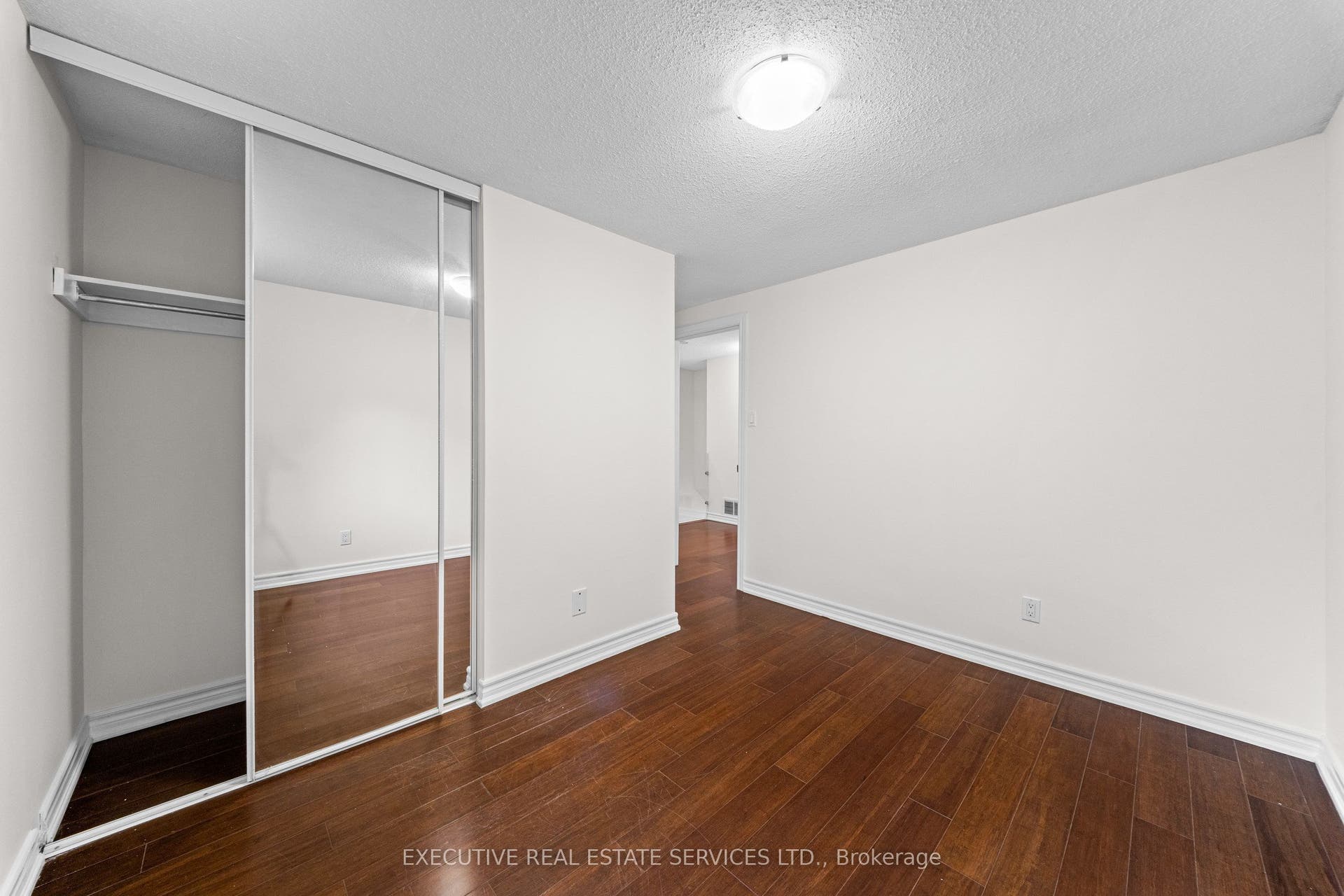 100 Centre Street N, Brampton, Brampton, Peel ON L6V 2Z3