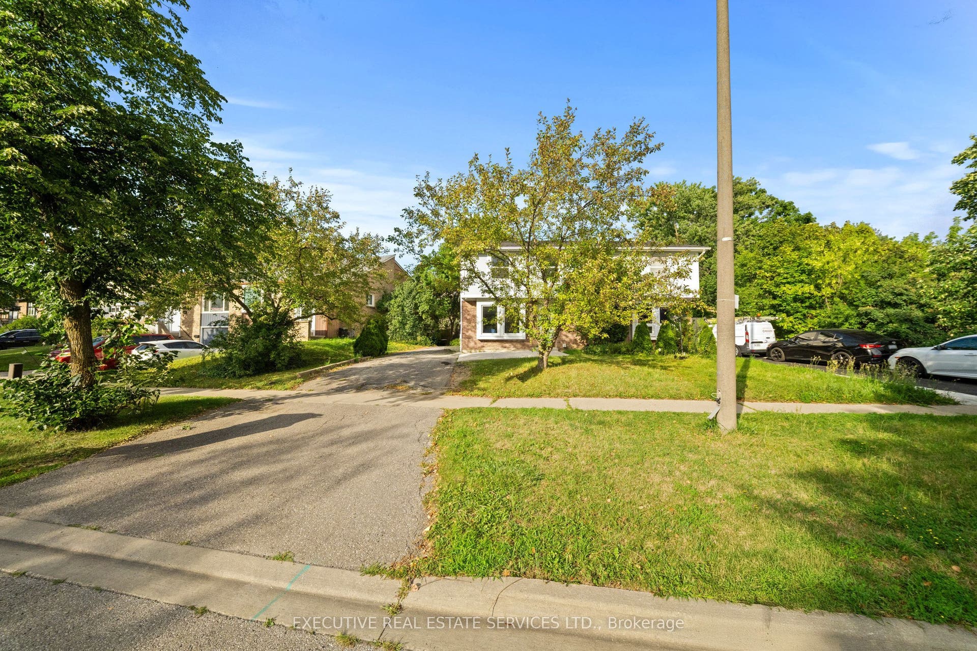 100 Centre Street N, Brampton, Brampton, Peel ON L6V 2Z3