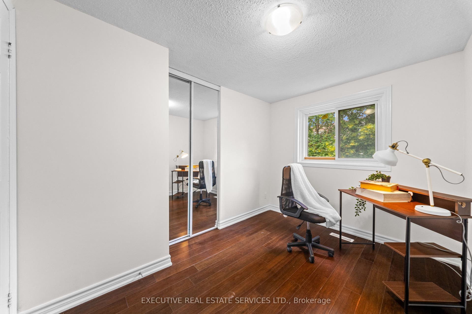 100 Centre Street N, Brampton, Brampton, Peel ON L6V 2Z3