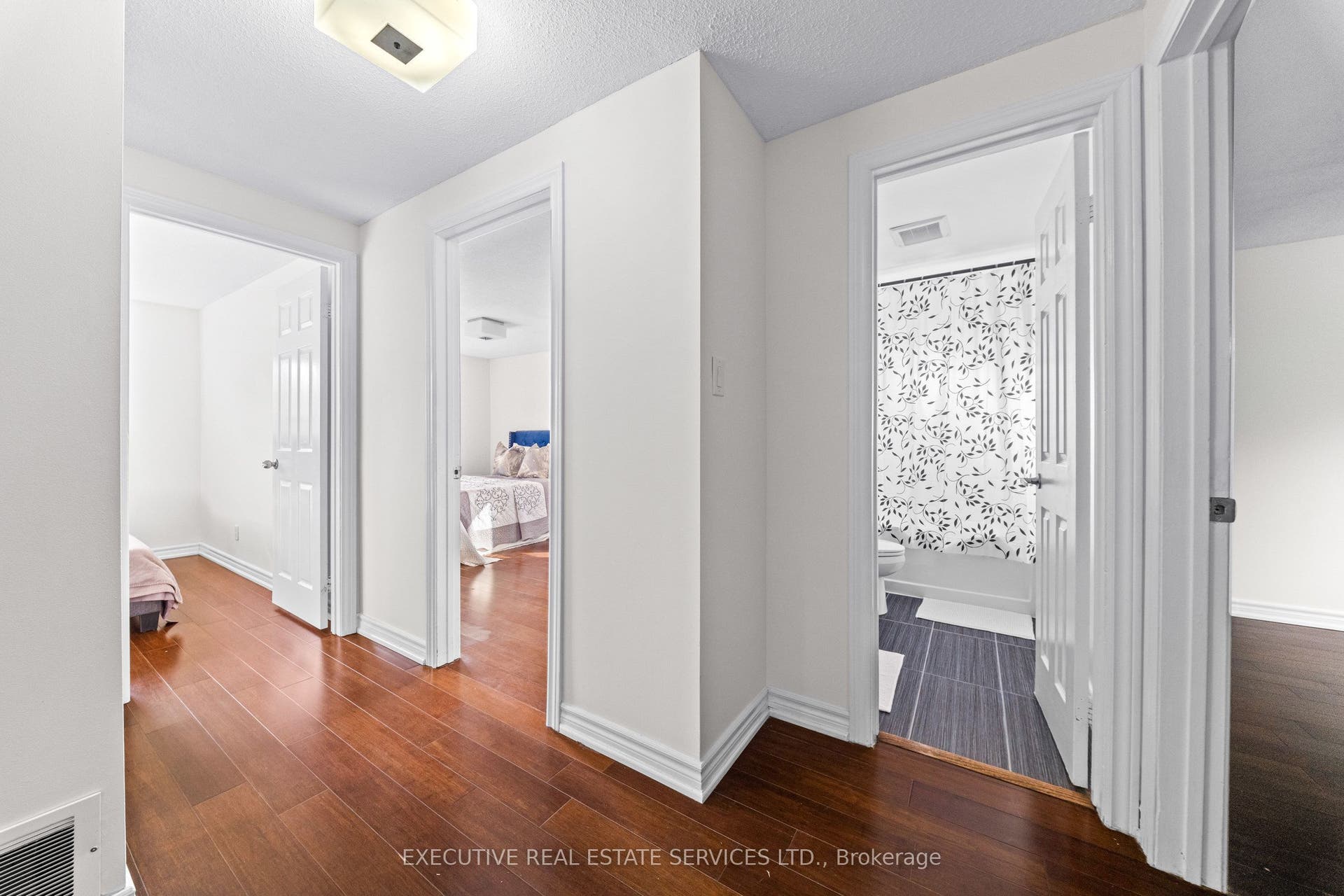 100 Centre Street N, Brampton, Brampton, Peel ON L6V 2Z3