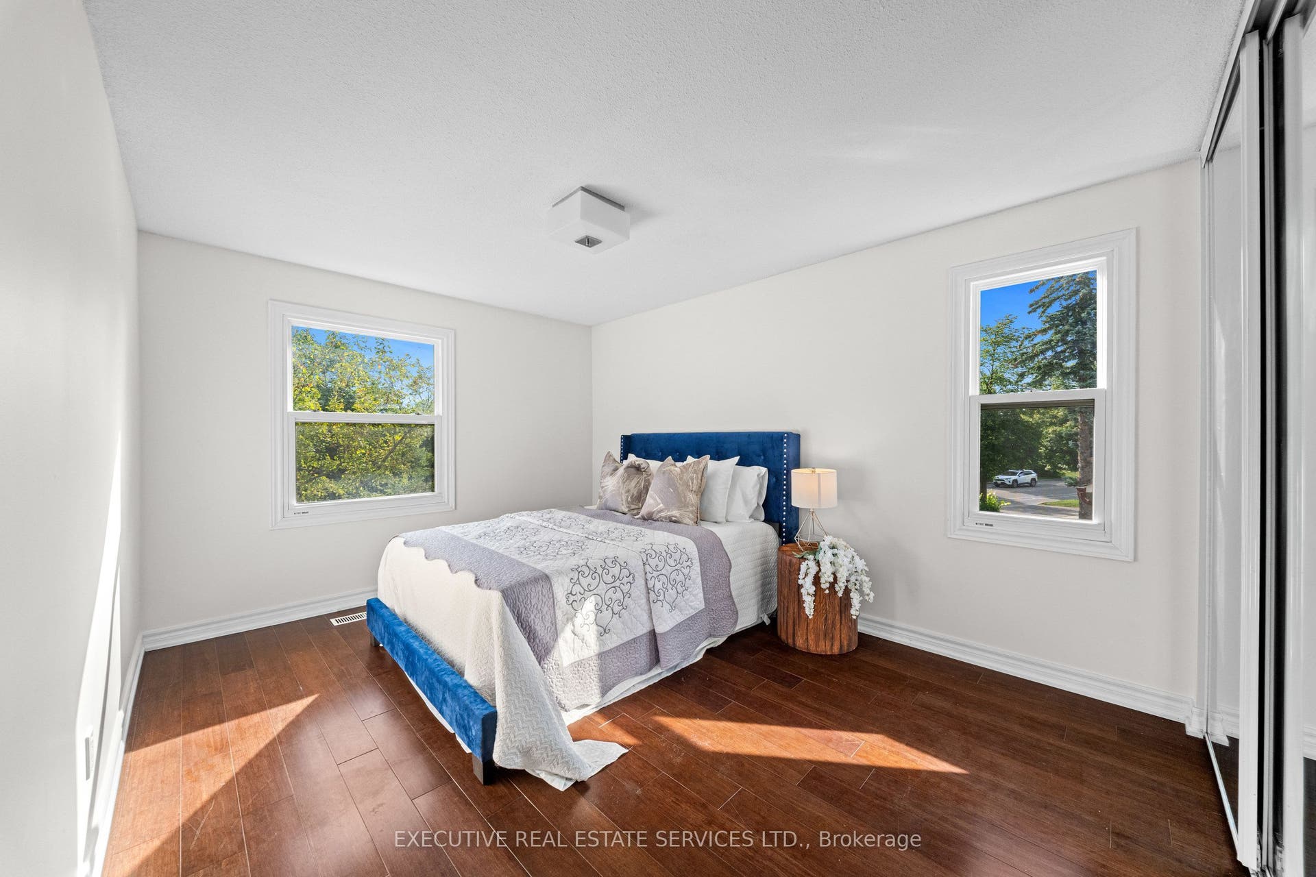 100 Centre Street N, Brampton, Brampton, Peel ON L6V 2Z3