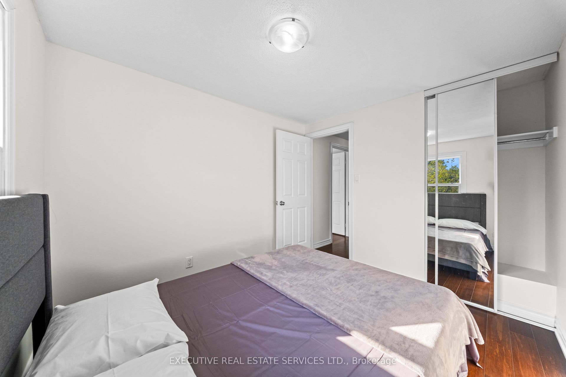 100 Centre Street N, Brampton, Brampton, Peel ON L6V 2Z3