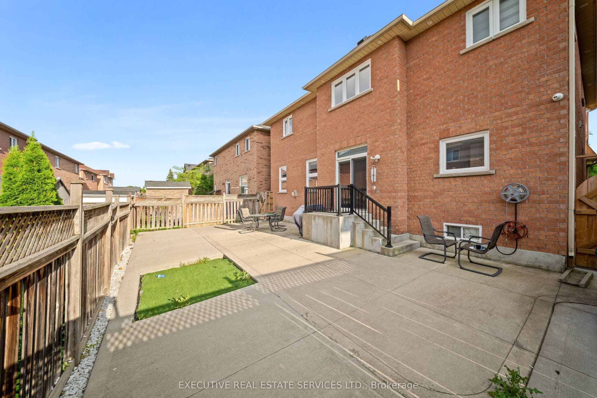 7 Chapparal Drive, Brampton, Peel ON L6R 3C5