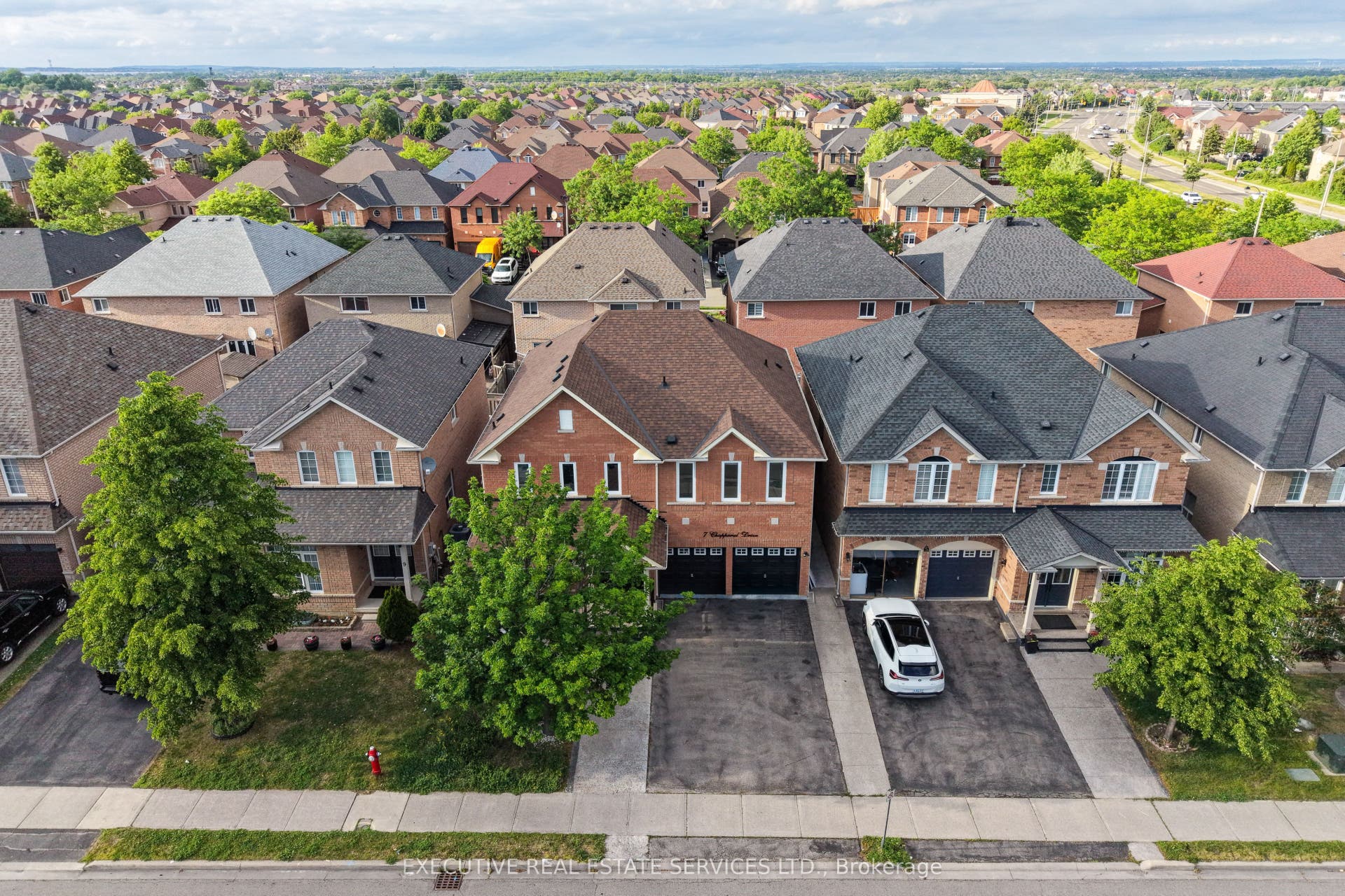 7 Chapparal Drive, Brampton, Peel ON L6R 3C5
