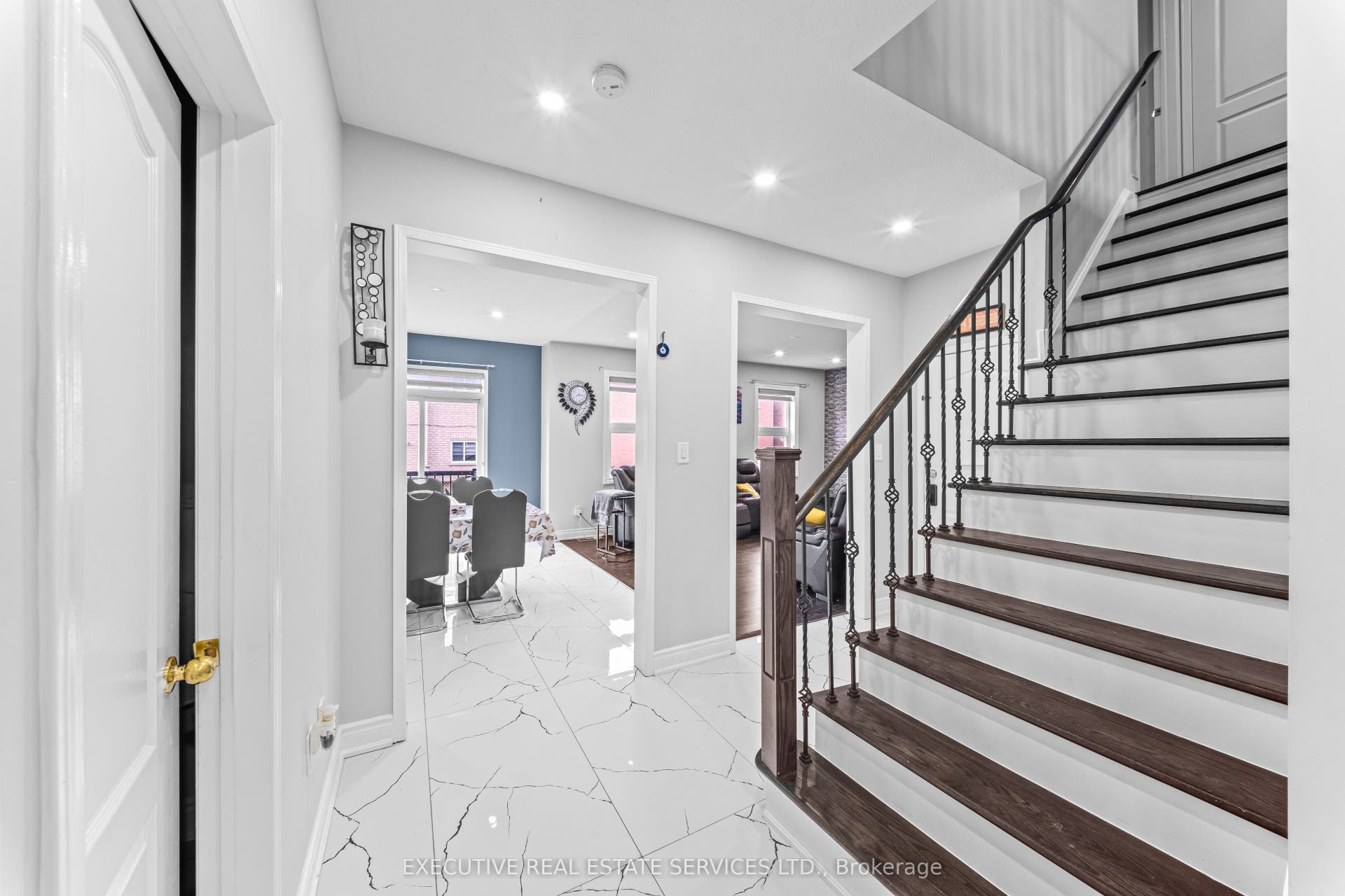 7 Chapparal Drive, Brampton, Peel ON L6R 3C5
