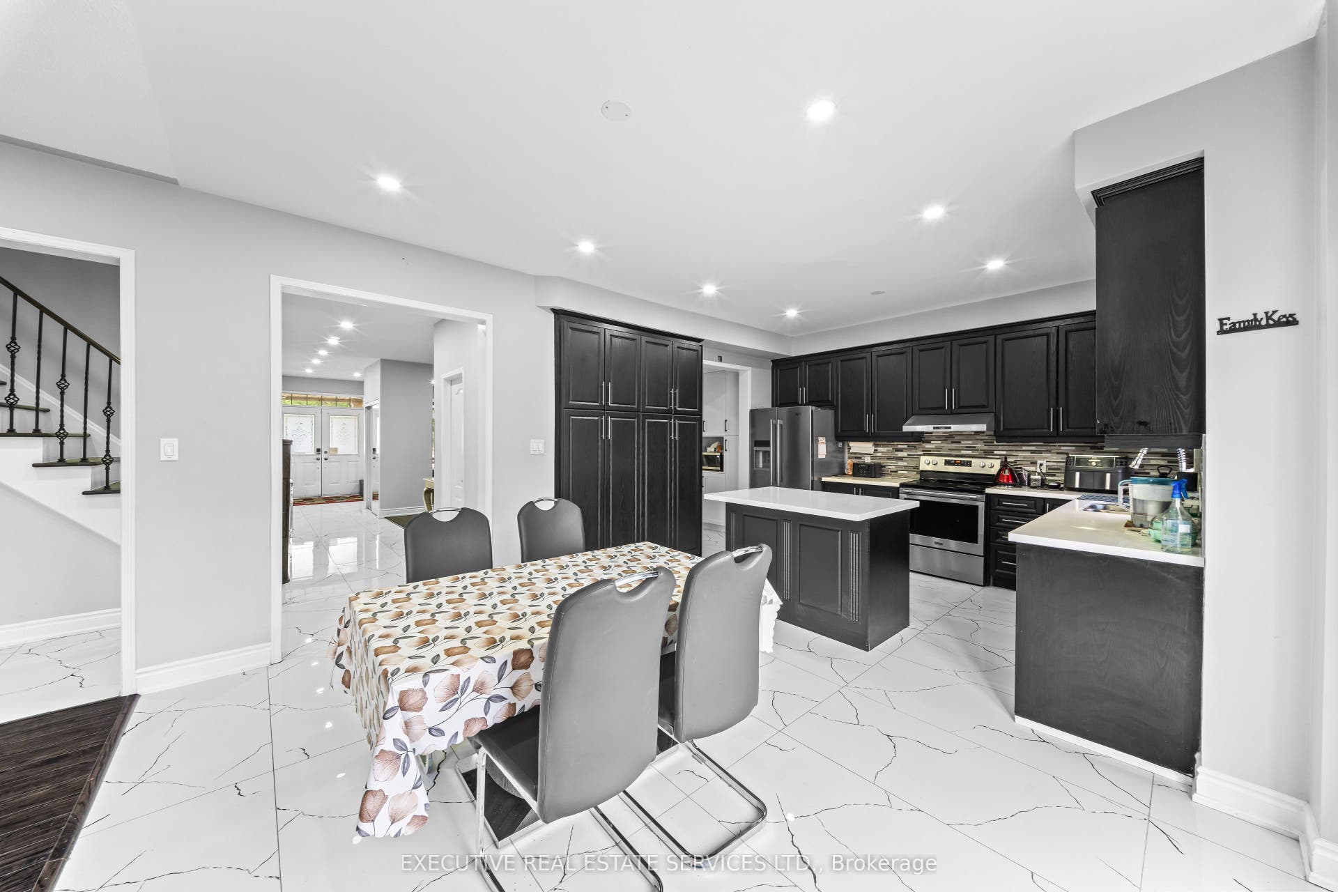 7 Chapparal Drive, Brampton, Peel ON L6R 3C5