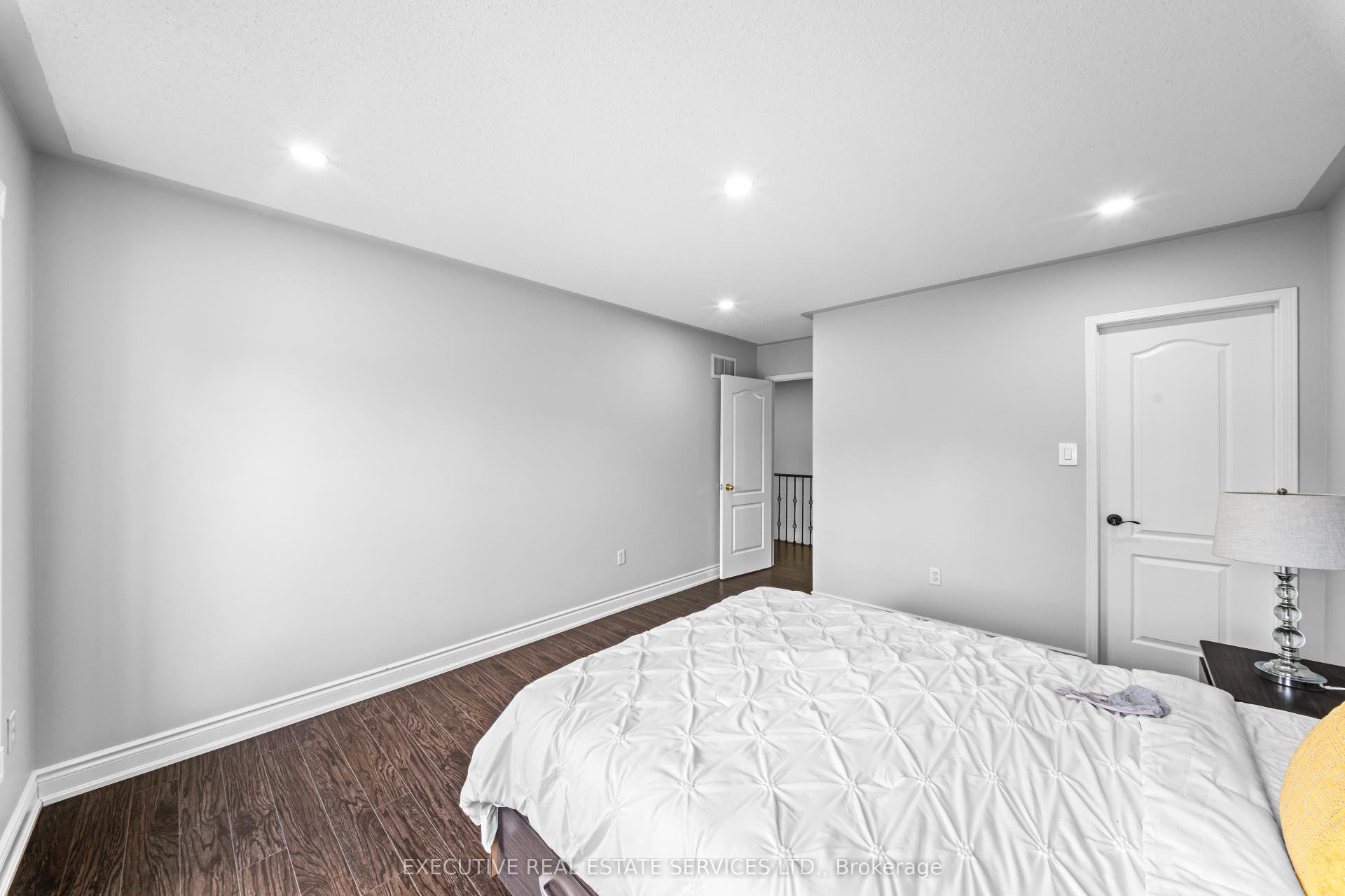 7 Chapparal Drive, Brampton, Peel ON L6R 3C5