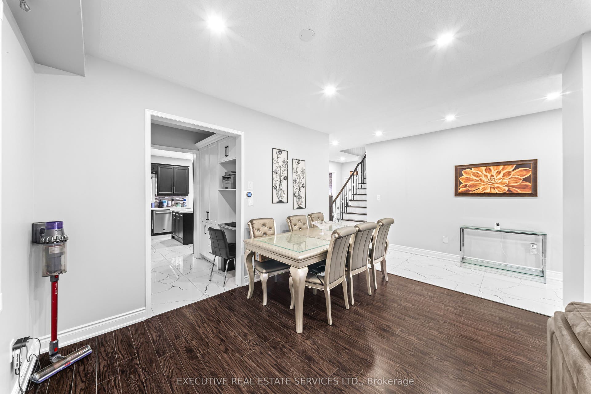 7 Chapparal Drive, Brampton, Peel ON L6R 3C5