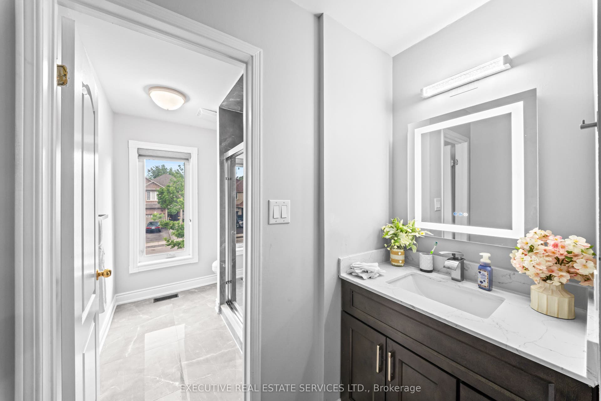 7 Chapparal Drive, Brampton, Peel ON L6R 3C5