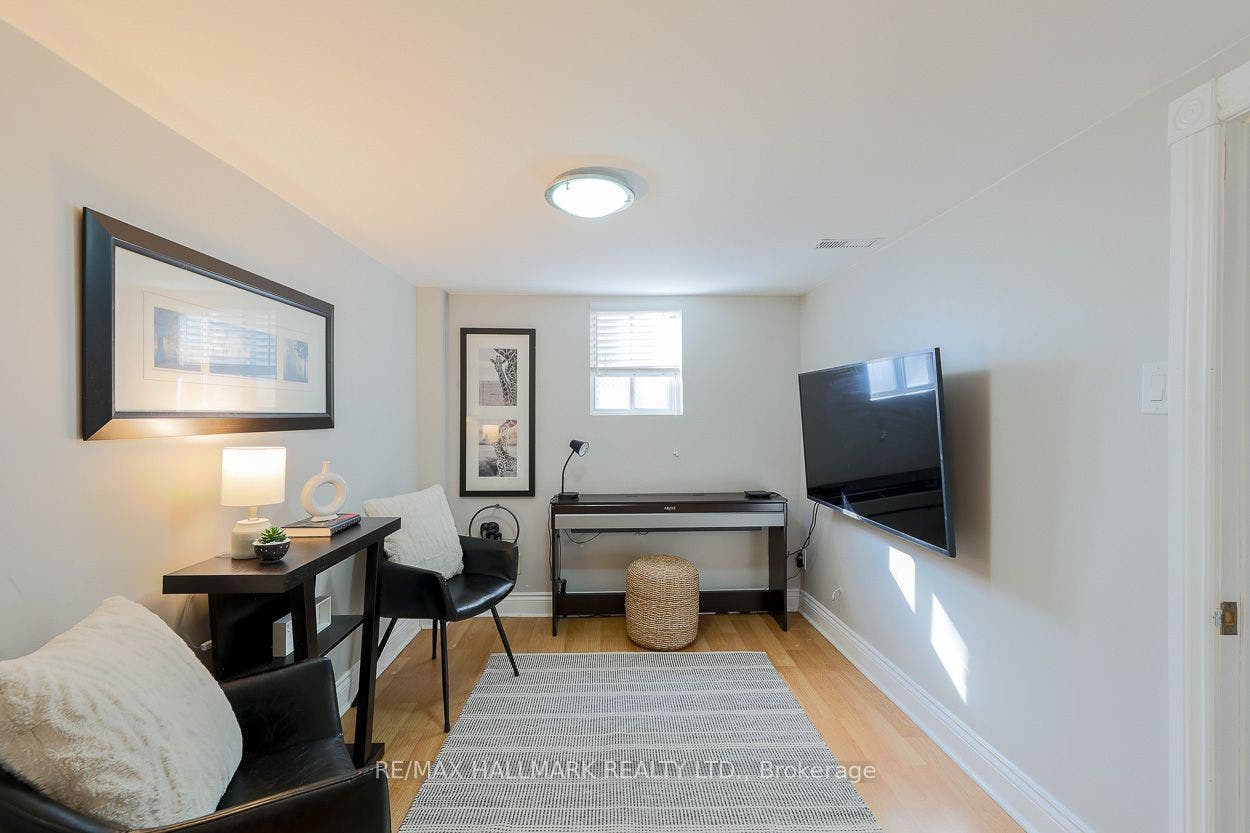 620 Indian Road, Toronto W02, Toronto W, Toronto ON M6P 2C6