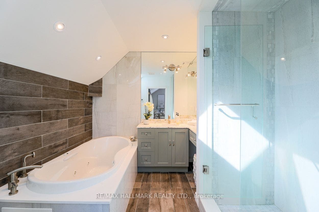 620 Indian Road, Toronto W02, Toronto W, Toronto ON M6P 2C6