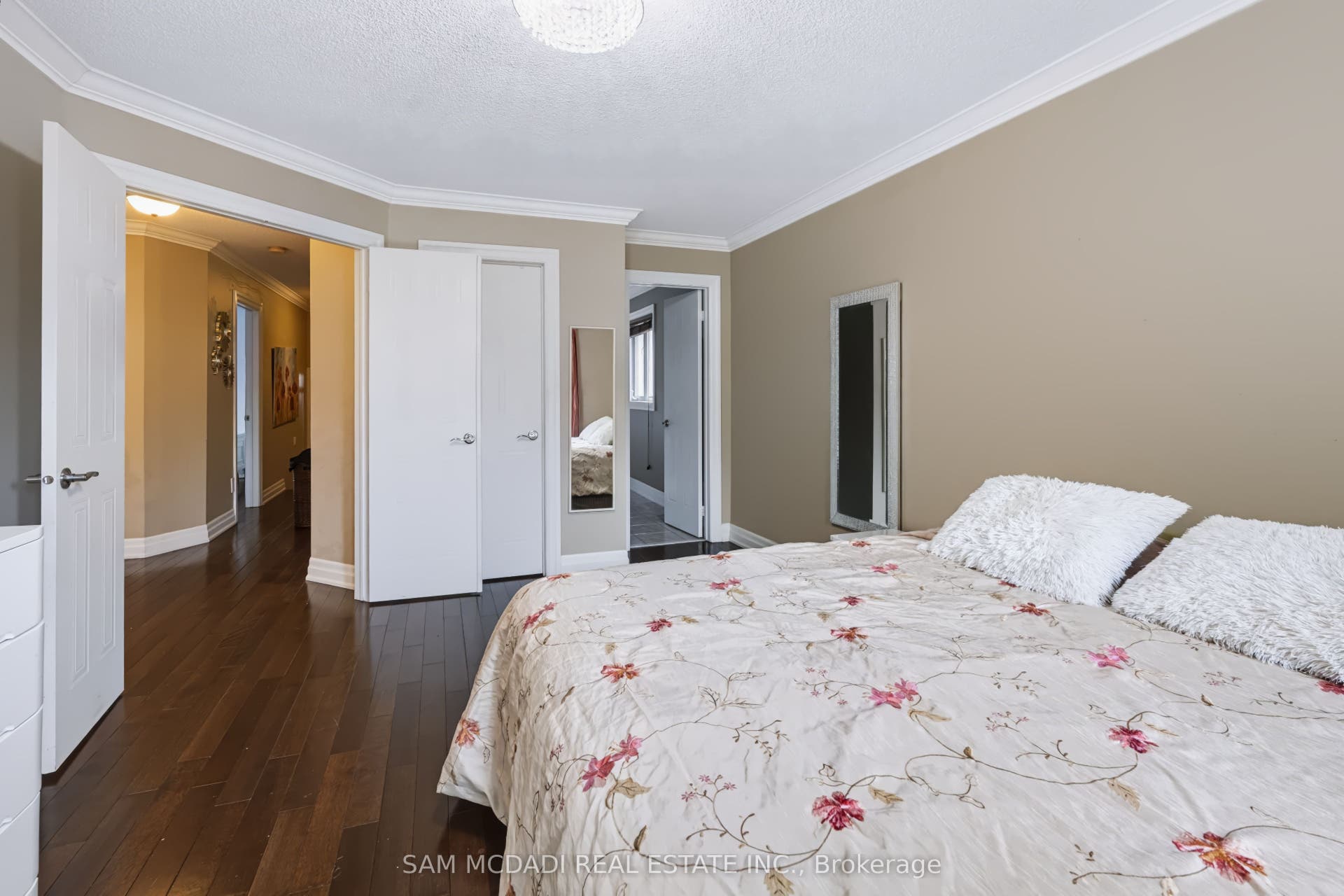 7562 Magistrate Terrace, Mississauga, Peel ON L5W 1L3