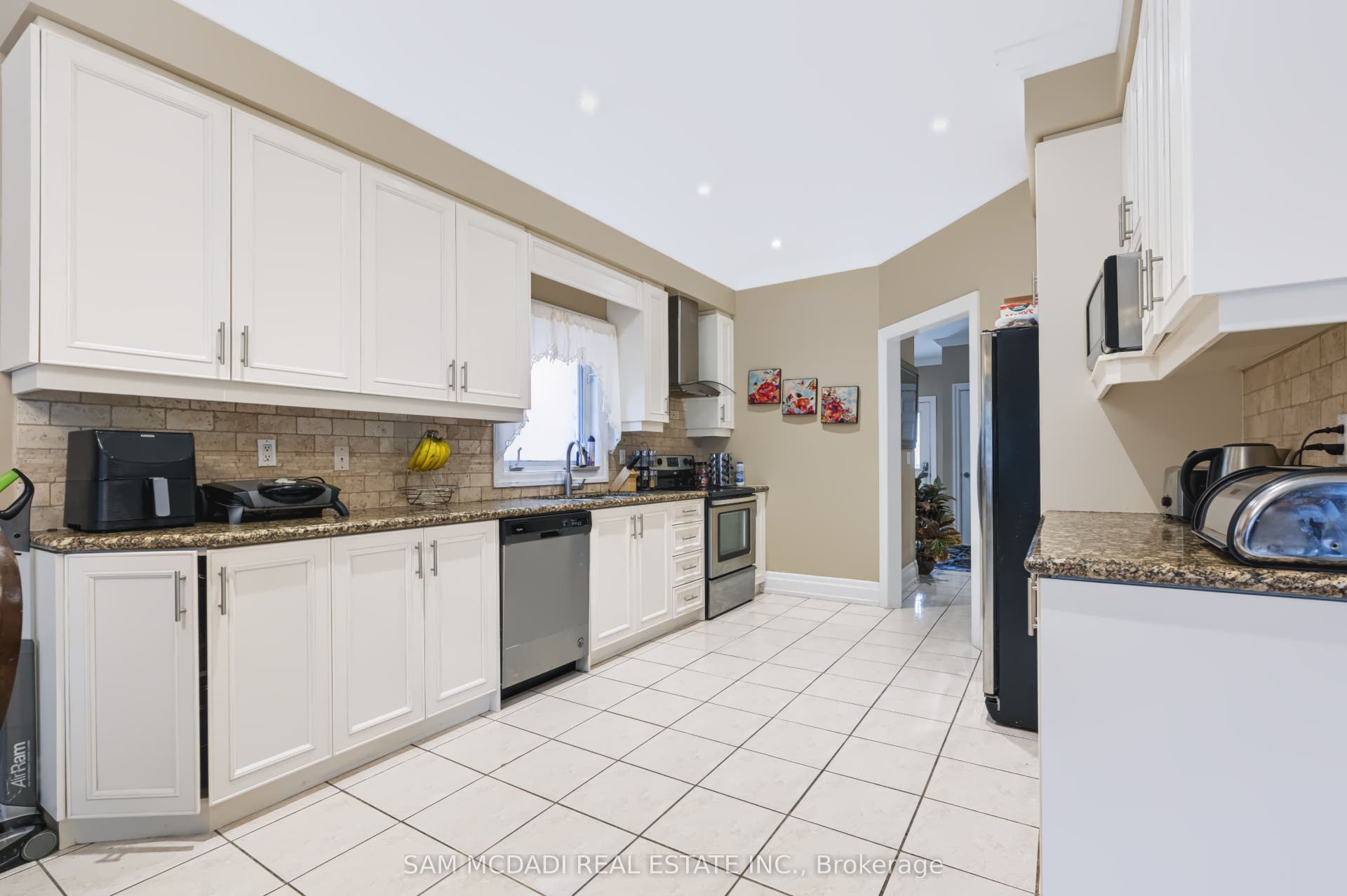 7562 Magistrate Terrace, Mississauga, Peel ON L5W 1L3