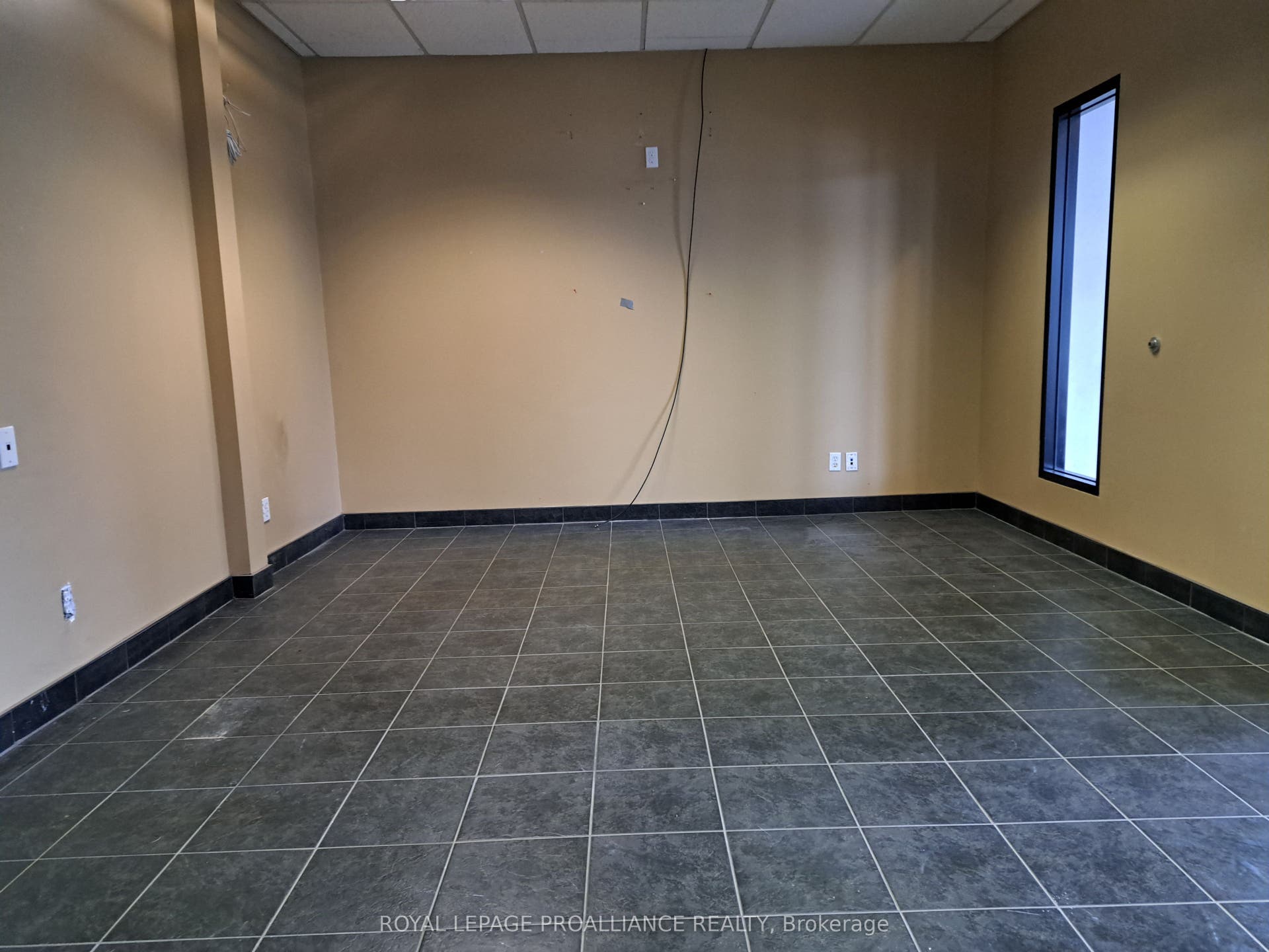 2479 PARKEDALE Avenue, #2, Brockville, Leeds And Grenville ON K6V 3H2