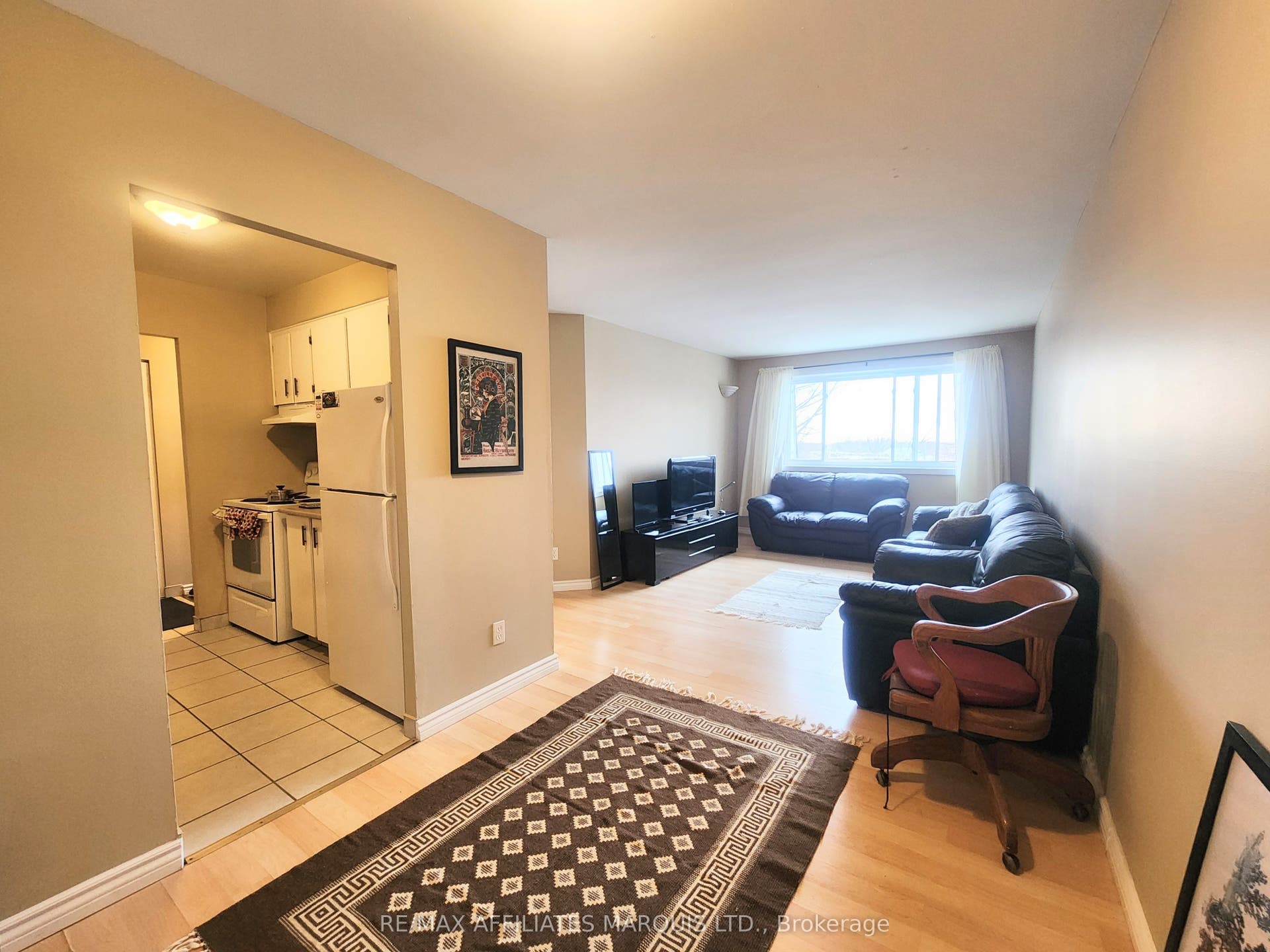 845 Kyle Court, #409, Brockville, Leeds And Grenville ON K6V 6K7 Dining/Living Room