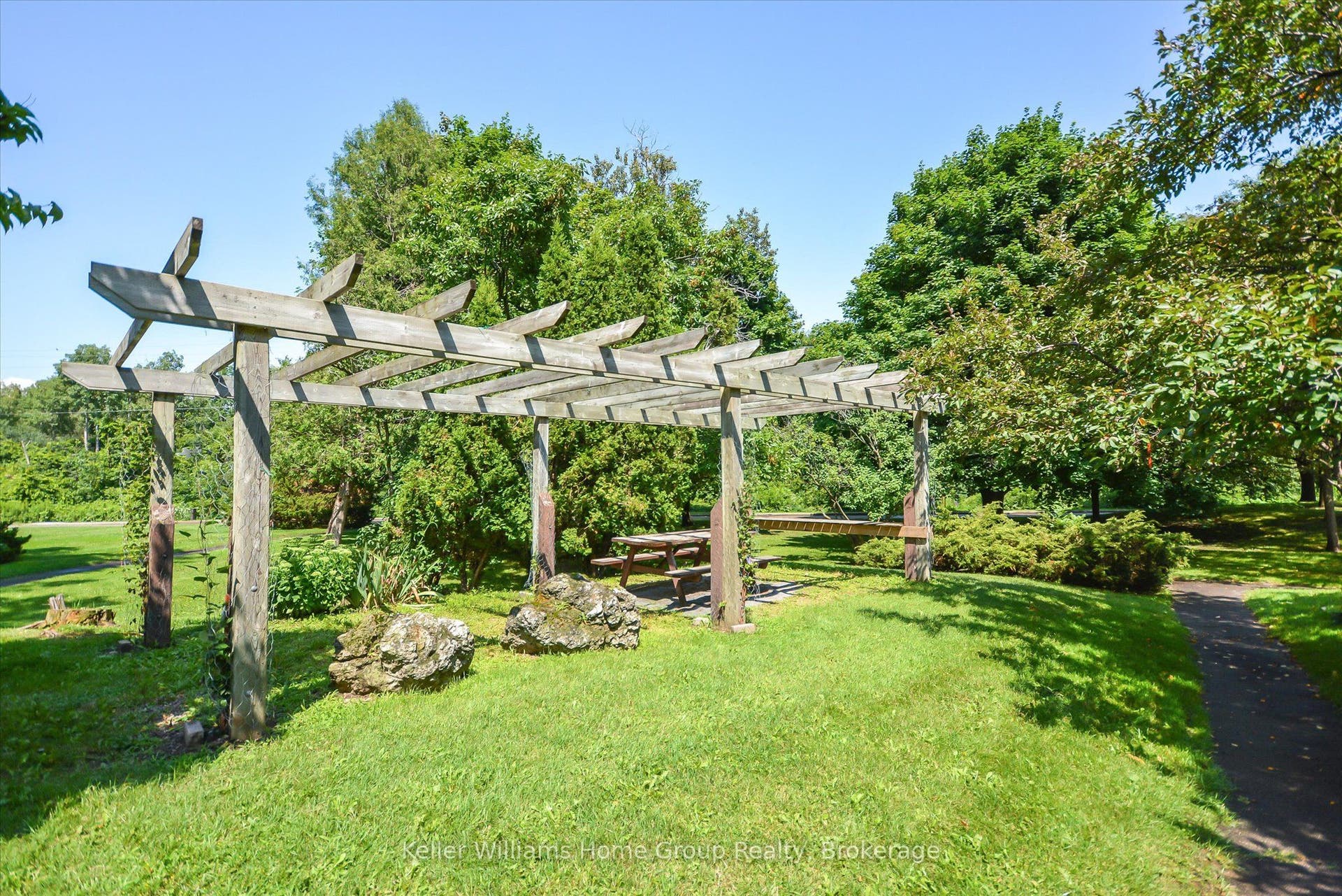 23 Woodlawn Road E, #702, Guelph, Wellington ON N1H 7G6 23 Woodlawn Road E, #702, Guelph, Wellington ON N1H 7G6