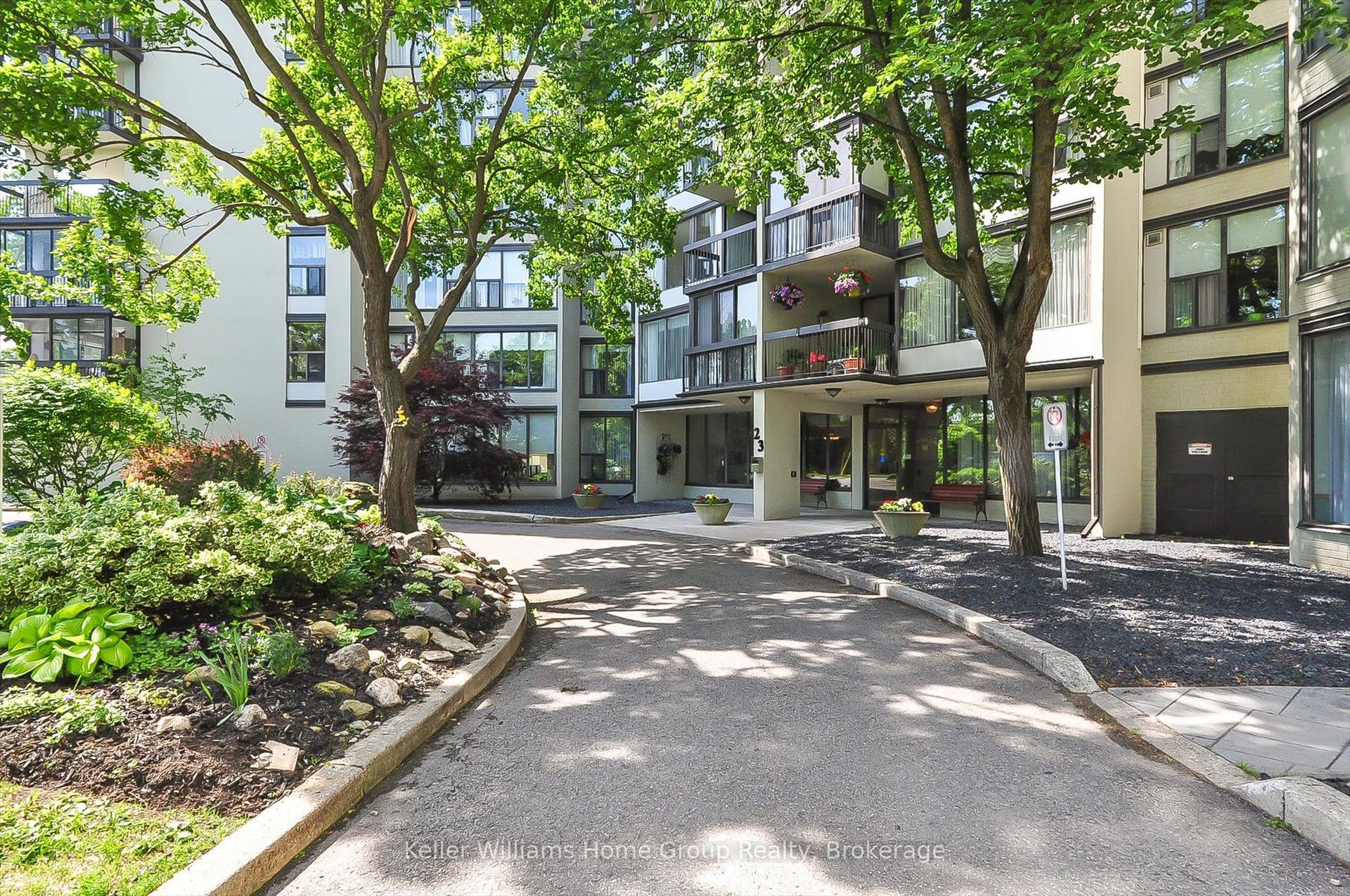 23 Woodlawn Road E, #702, Guelph, Wellington ON N1H 7G6 23 Woodlawn Road E, #702, Guelph, Wellington ON N1H 7G6
