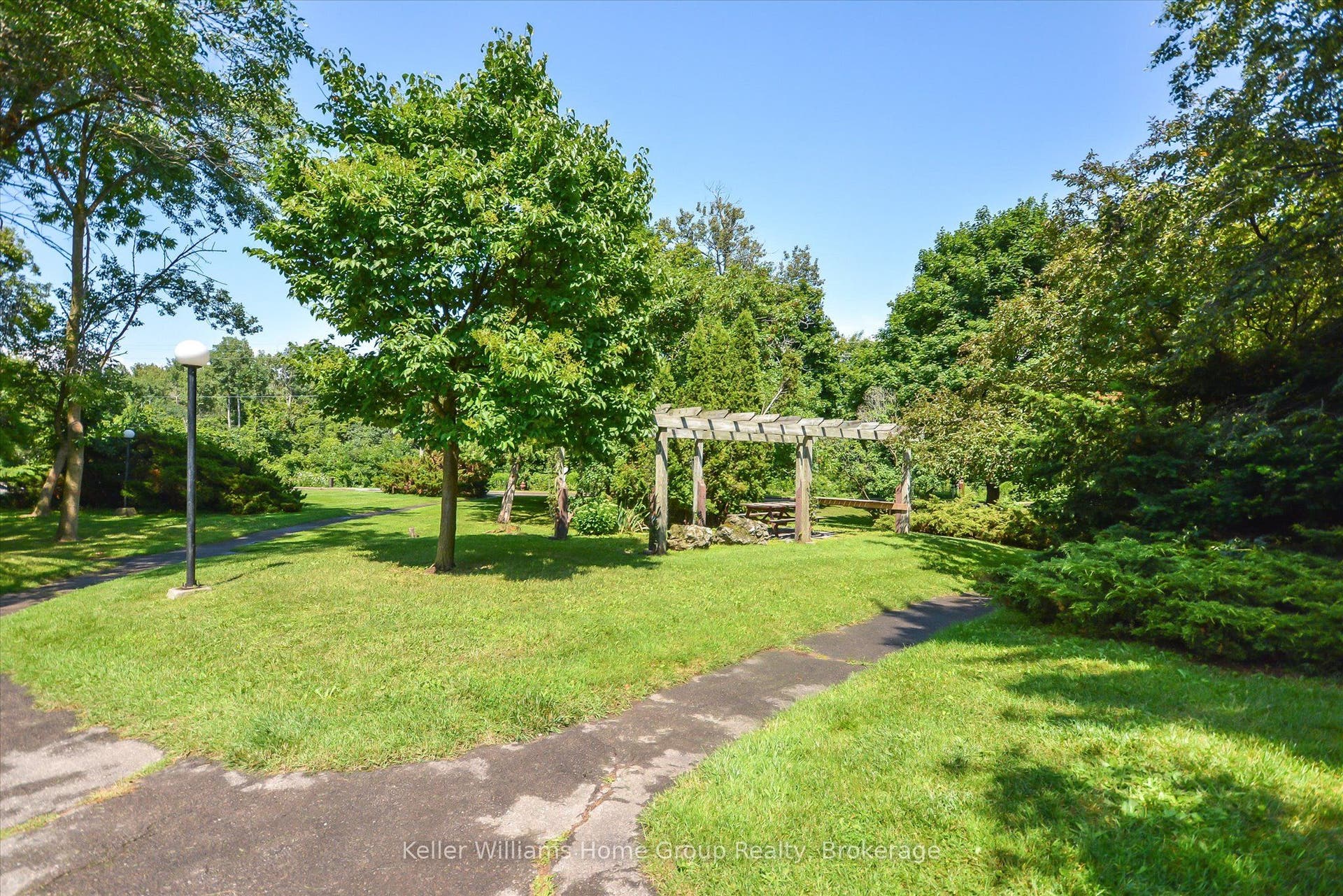 23 Woodlawn Road E, #702, Guelph, Wellington ON N1H 7G6 23 Woodlawn Road E, #702, Guelph, Wellington ON N1H 7G6
