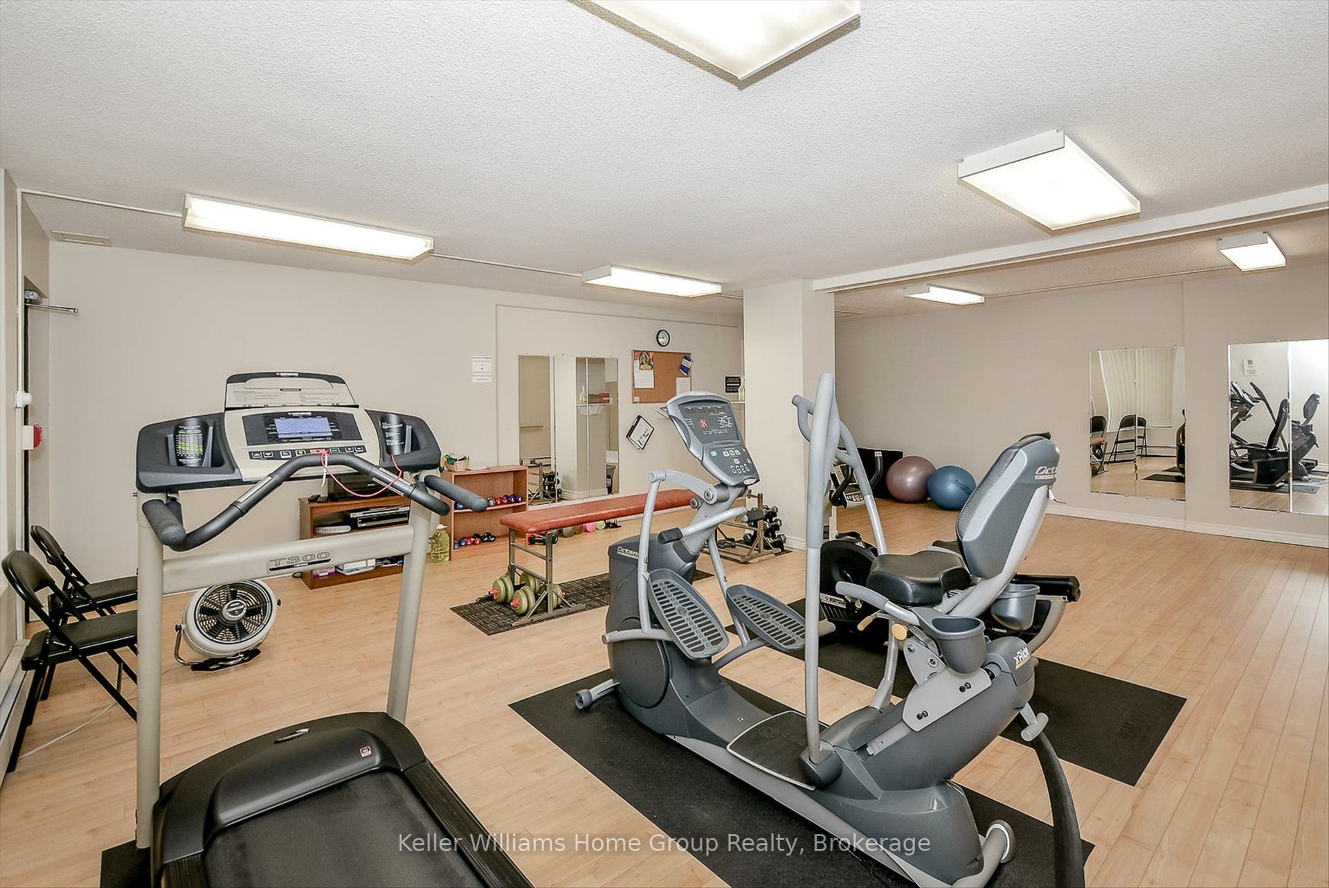 23 Woodlawn Road E, #702, Guelph, Wellington ON N1H 7G6 23 Woodlawn Road E, #702, Guelph, Wellington ON N1H 7G6