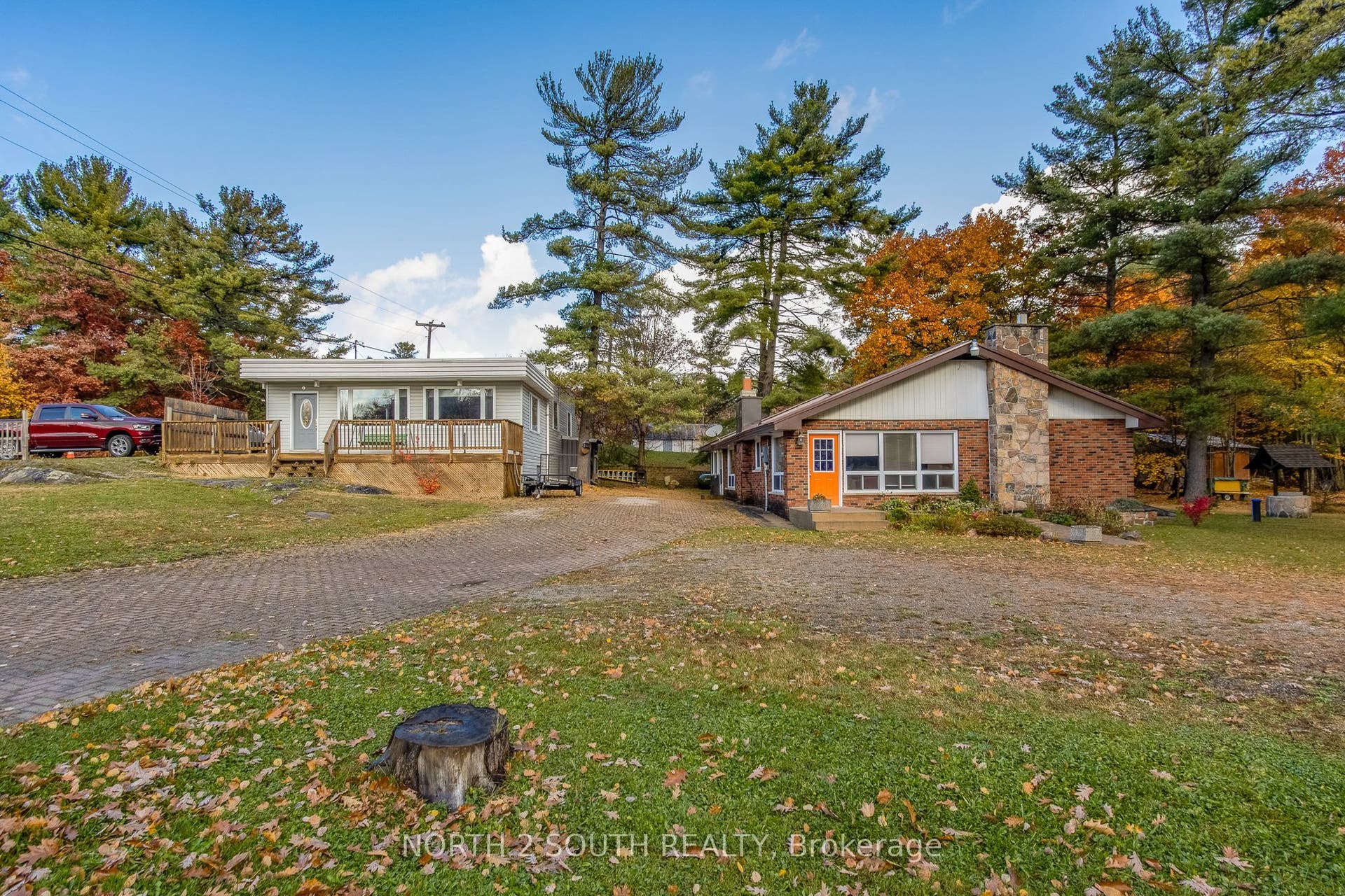 2512 Honey Harbour Road, Georgian Bay, Muskoka ON P0E 1E0 Shop and House