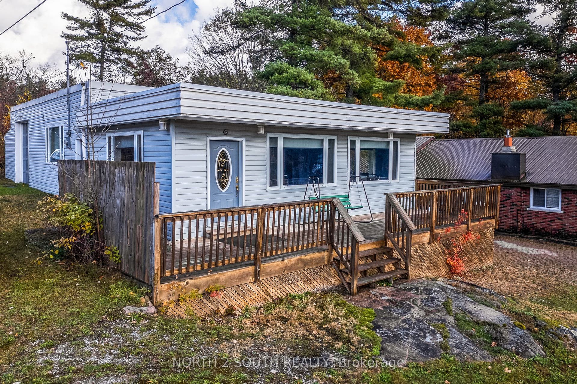 2512 Honey Harbour Road, Georgian Bay, Muskoka ON P0E 1E0 Shop front entrance