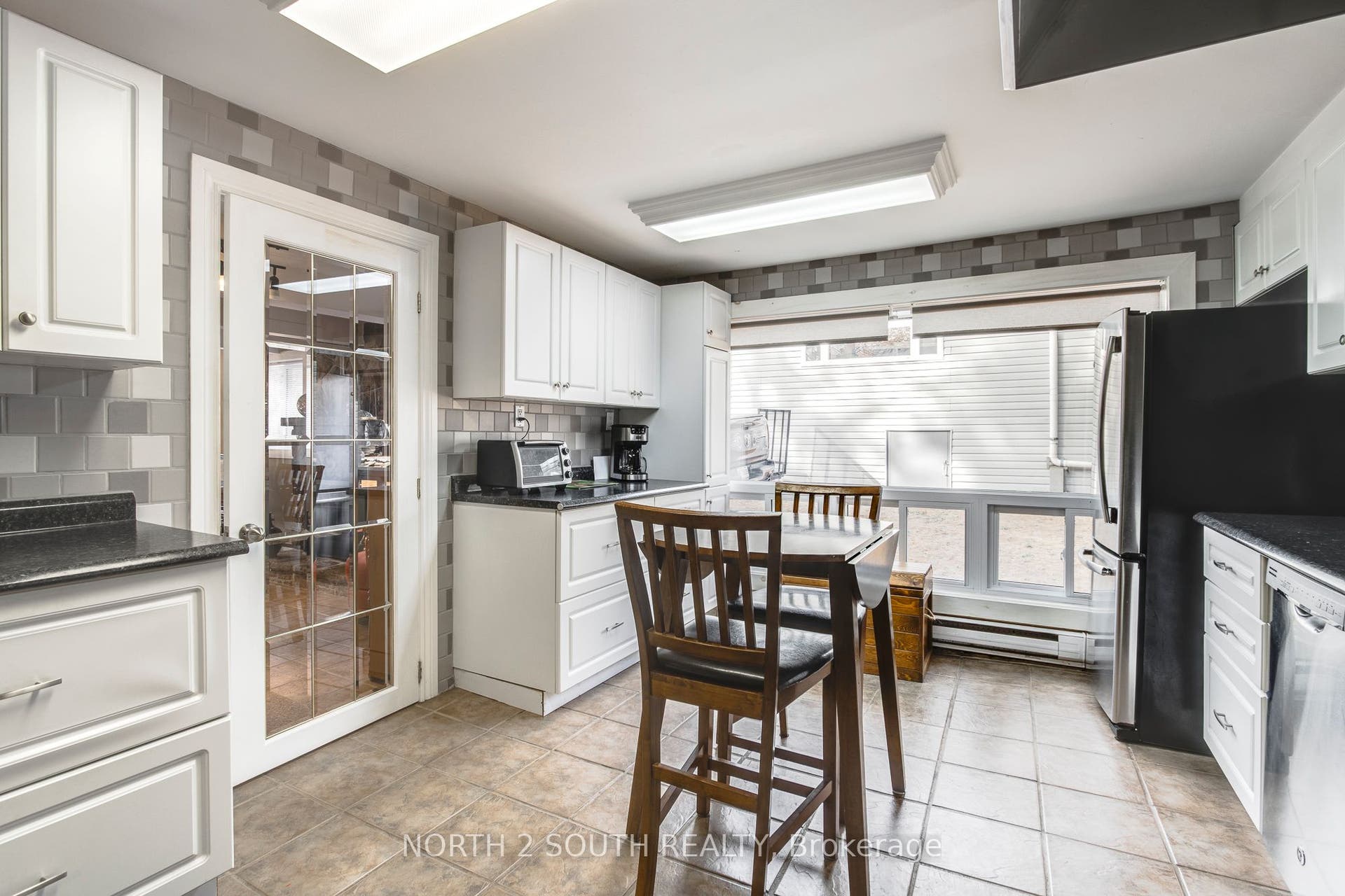 2512 Honey Harbour Road, Georgian Bay, Muskoka ON P0E 1E0 House Kitchen